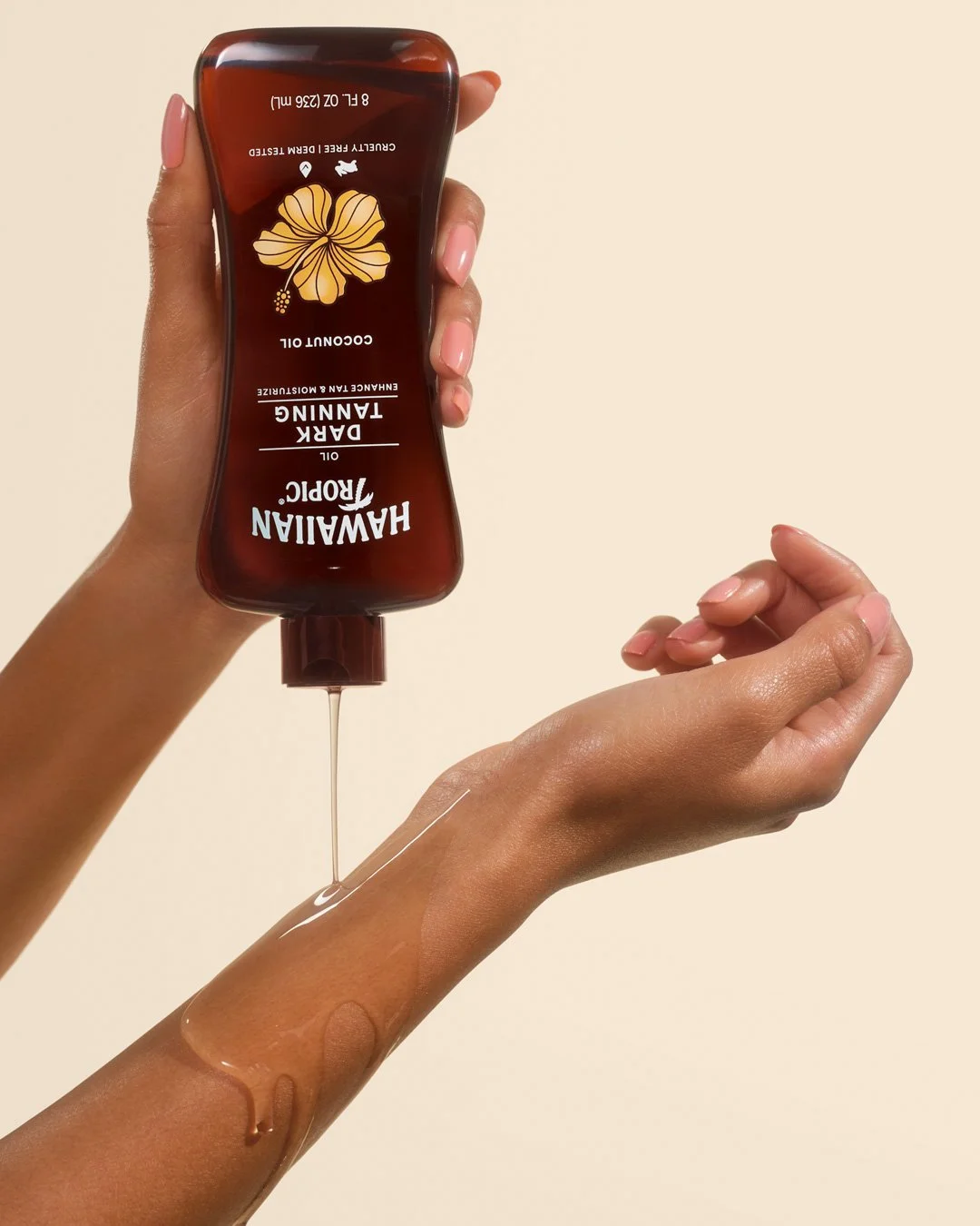 02_240821_HawaiianTropic_JennaGang_11_Tanning_SkinFinish_Product_051_02.jpg
