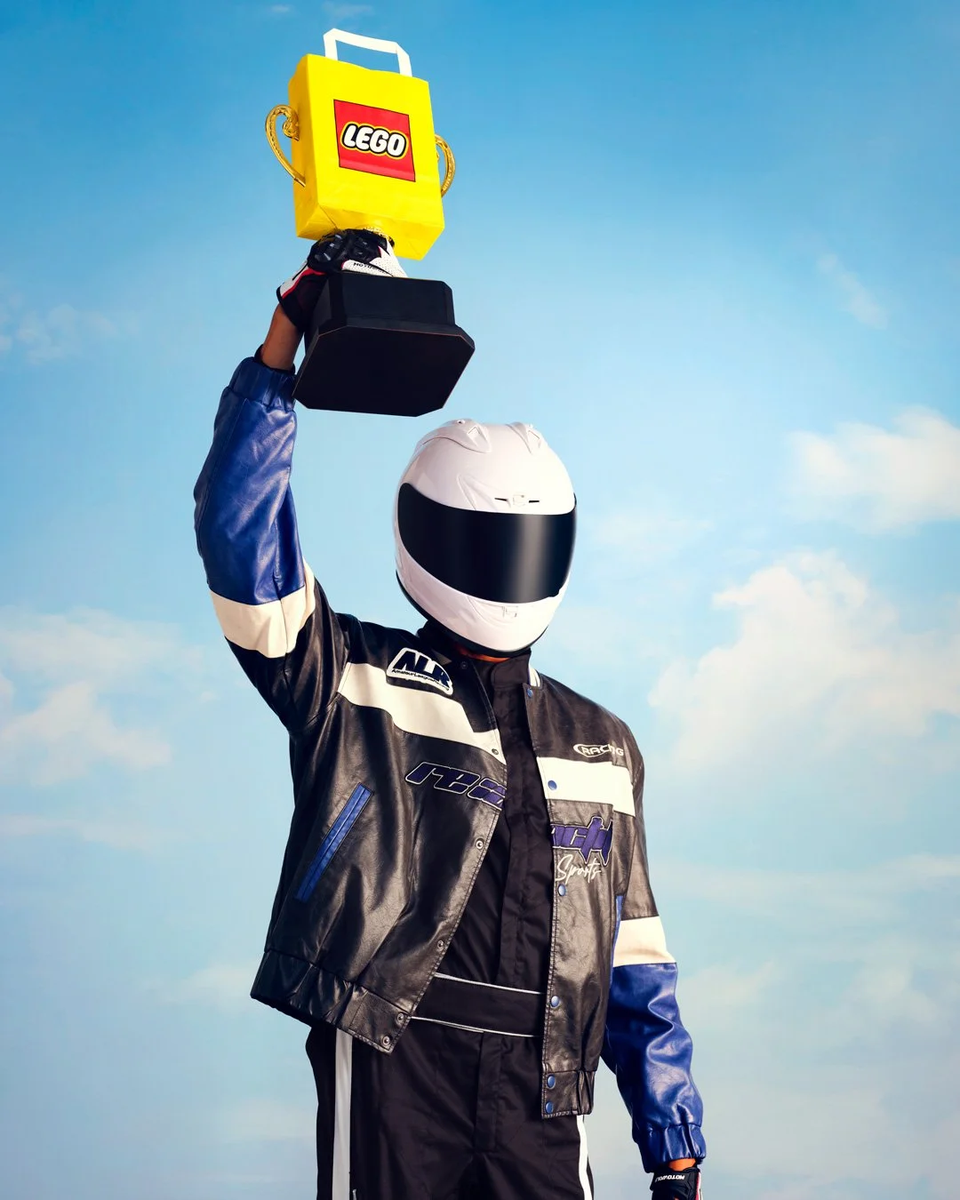01_240723_Lego_YouAreWhatYouBuild_JennaGang_Shot02_Vehicle_Colin_350_V1_R2.jpg
