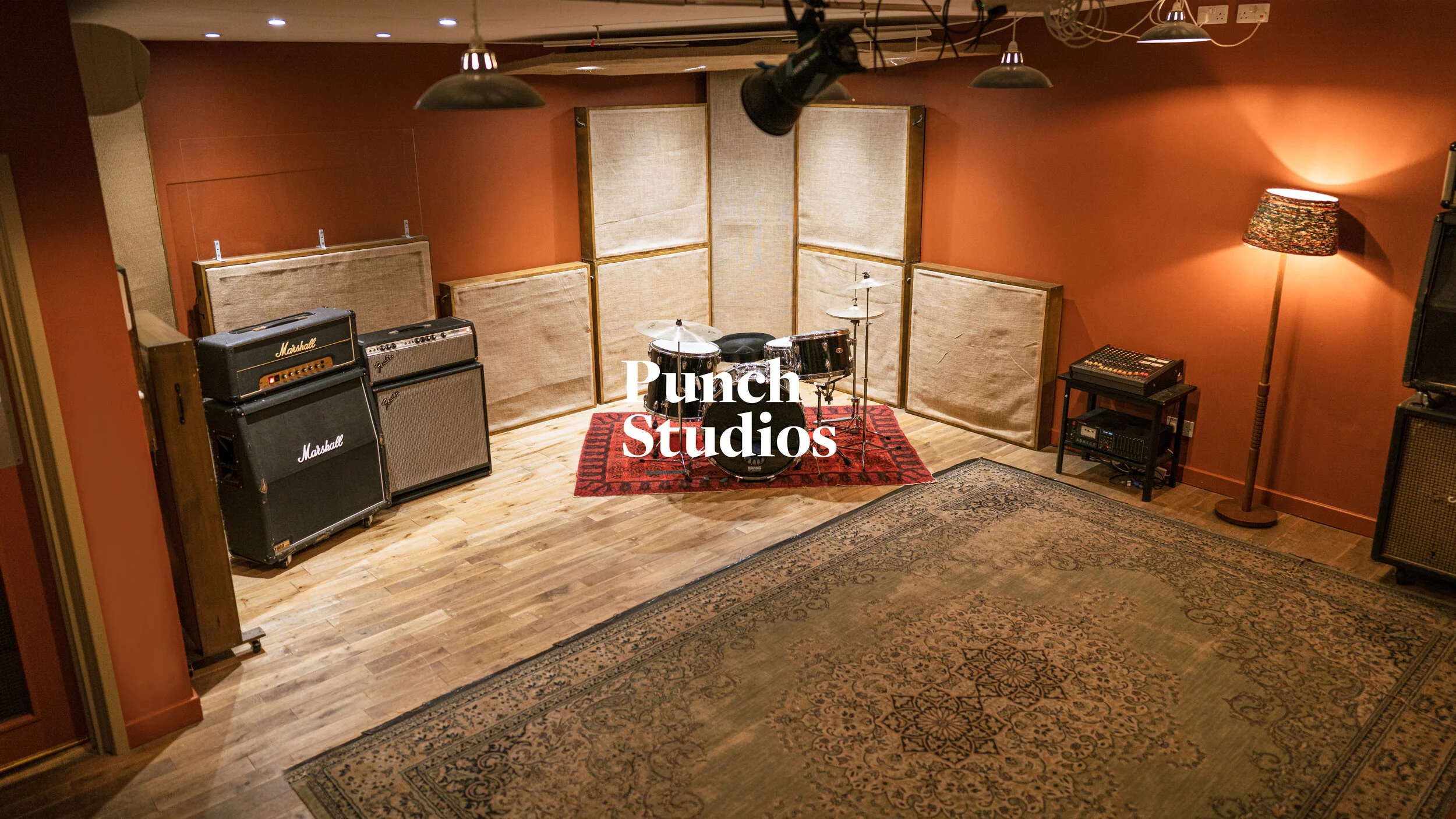 1015141120210518 - Punch Studios - MV403481.jpg