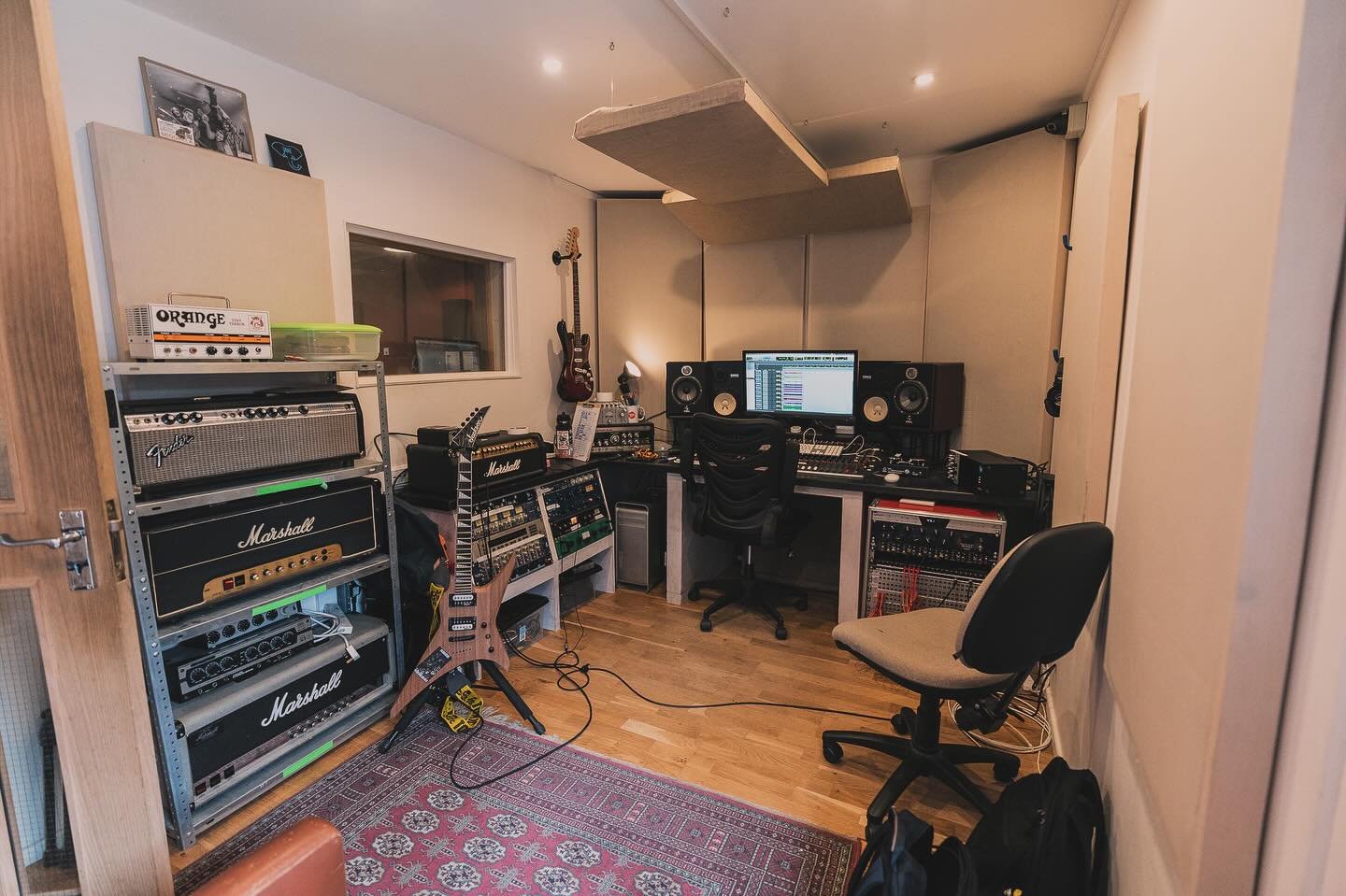 Scenes from the control room a couple weeks ago with @hkfl.band 

Expect ripping blast beats and HM-2 buzzsaw guitars. 

📸 - @alexjgittins 

.
.
.

#recording #mixing #music #recordingstudio #engineering #producing #analogue #outboard #compressor #s