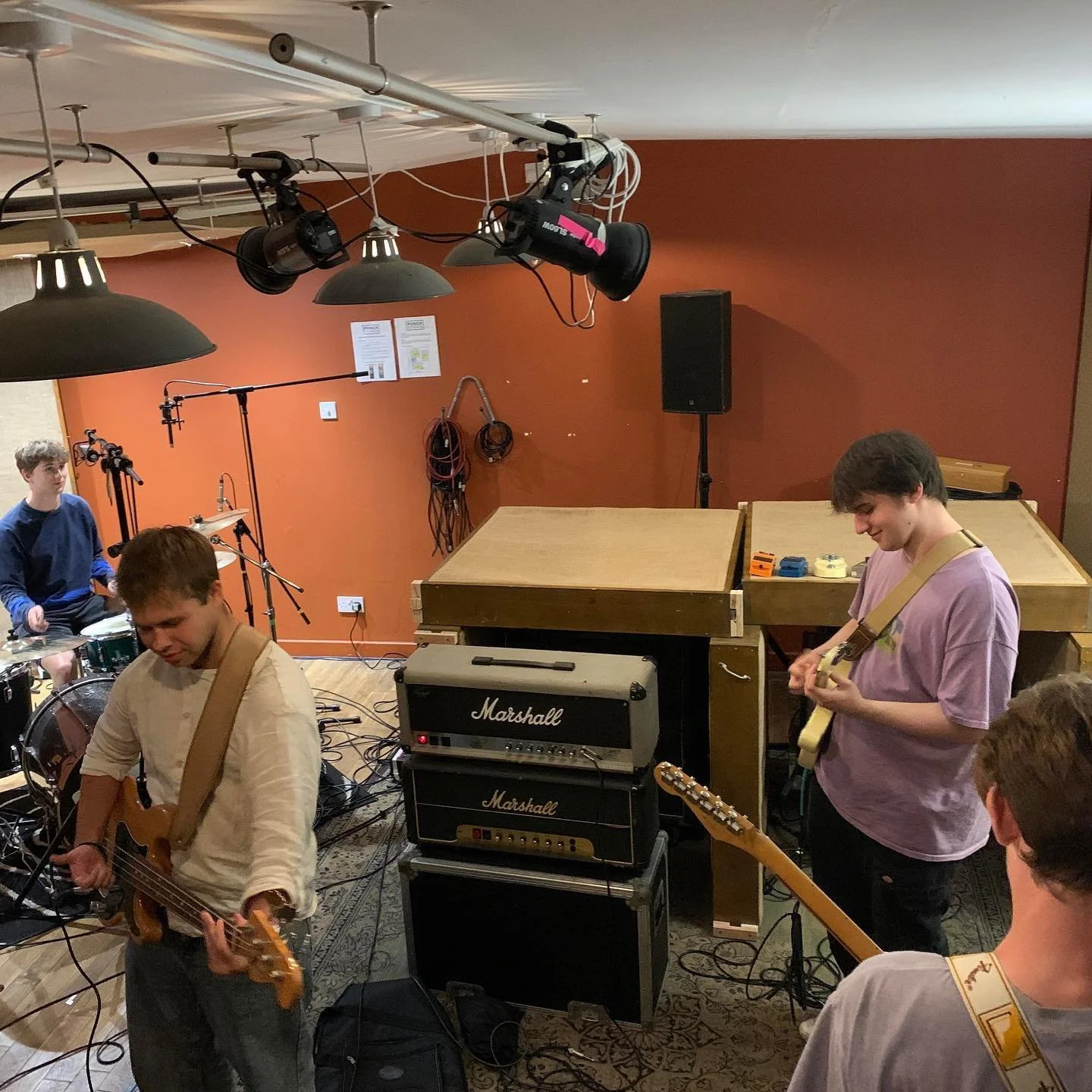 Fab recording session in Punch 1 yesterday with @outboundbse, as part of their prize for winning BurySOUND 2023 Rising Star Award. 

And for all you gear heads, here's engineer Jake Aylward's current favourite snare drum miking technique - Beyer M201