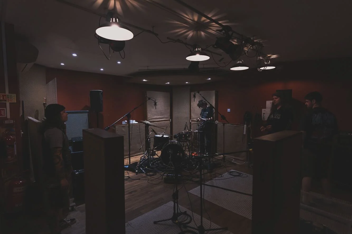 We had a whole bunch of fun recording and mixing the debut single &ldquo;Lilac&rdquo; for @nailbedband a few months ago. Go check it out! 

📸 - @alexjgittins 

.
.
.

#recording #mixing #music #recordingstudio #engineering #producing #analogue #outb
