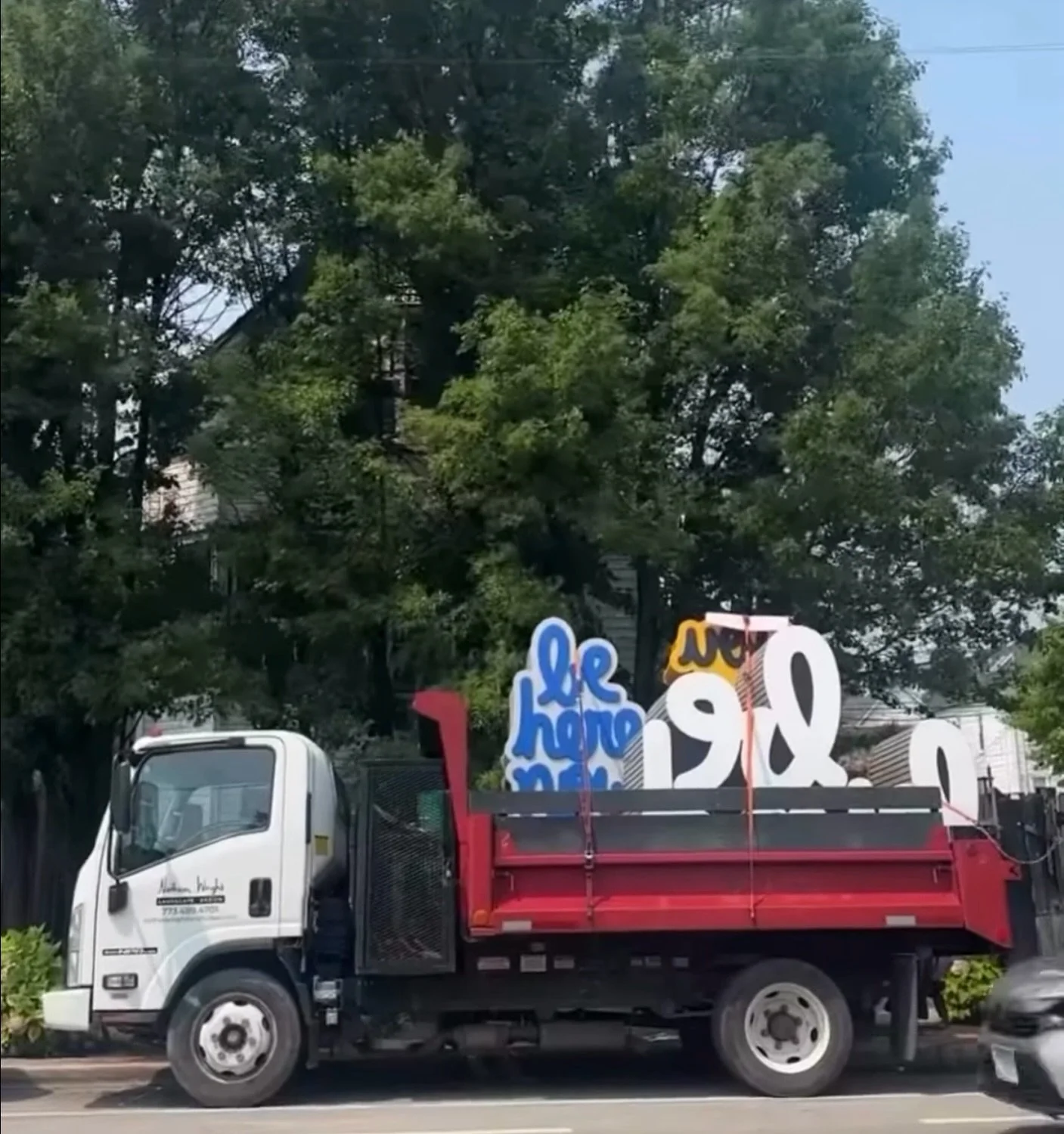 These sculptures are on the road again&hellip; One week from today! (Link for tickets in Stories) 

Join us @nuluum the evening of the 21st 🤗