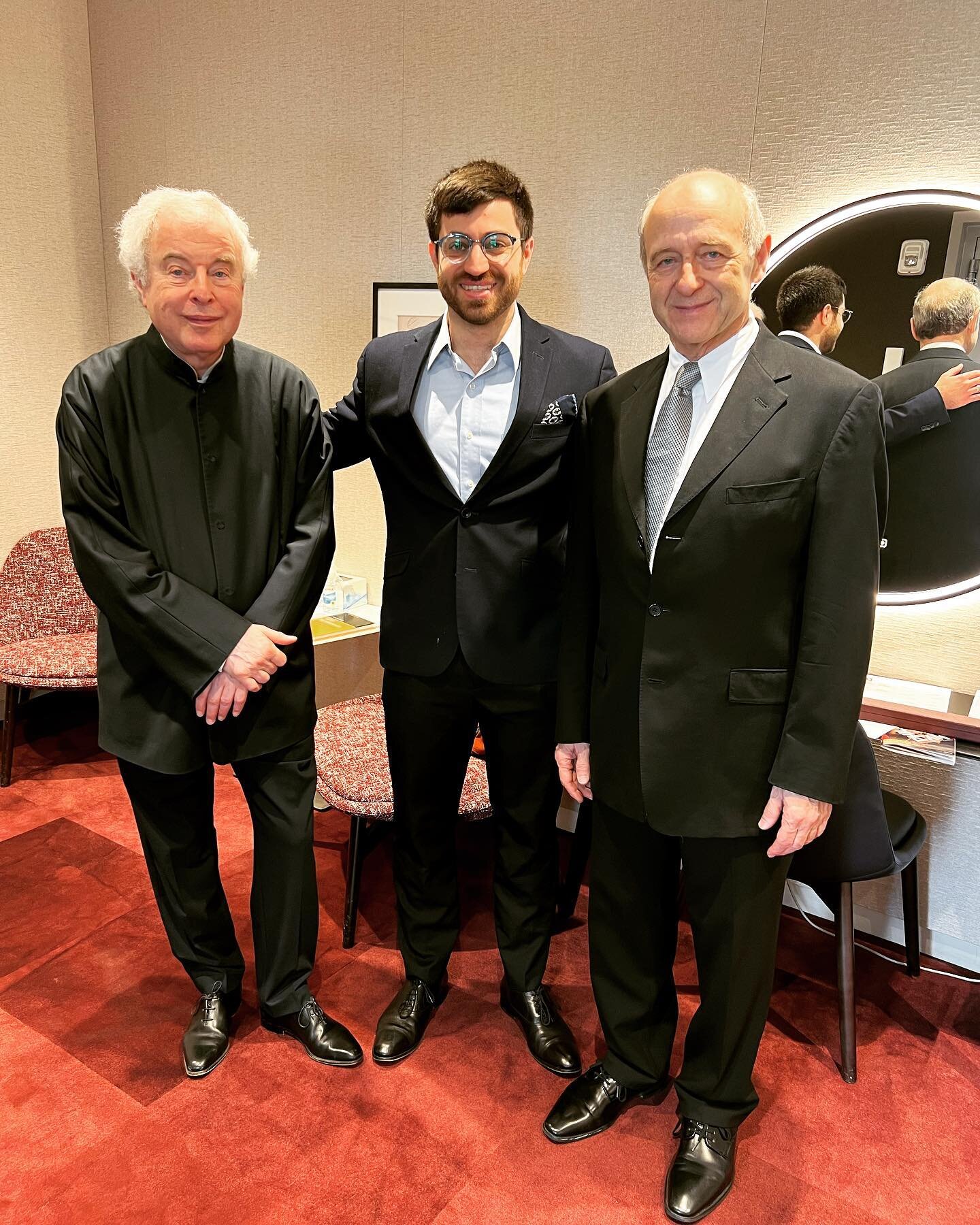 Wrapping up two wonderful weeks in New York with the @nyphilharmonic , assisting these two extraordinary musicians: Sir Andr&aacute;s Schiff and Iv&aacute;n Fischer!

#conductor #orchestra #opus3artists #nyphil #nyc #lincolncenter #andrasschiff #ivan