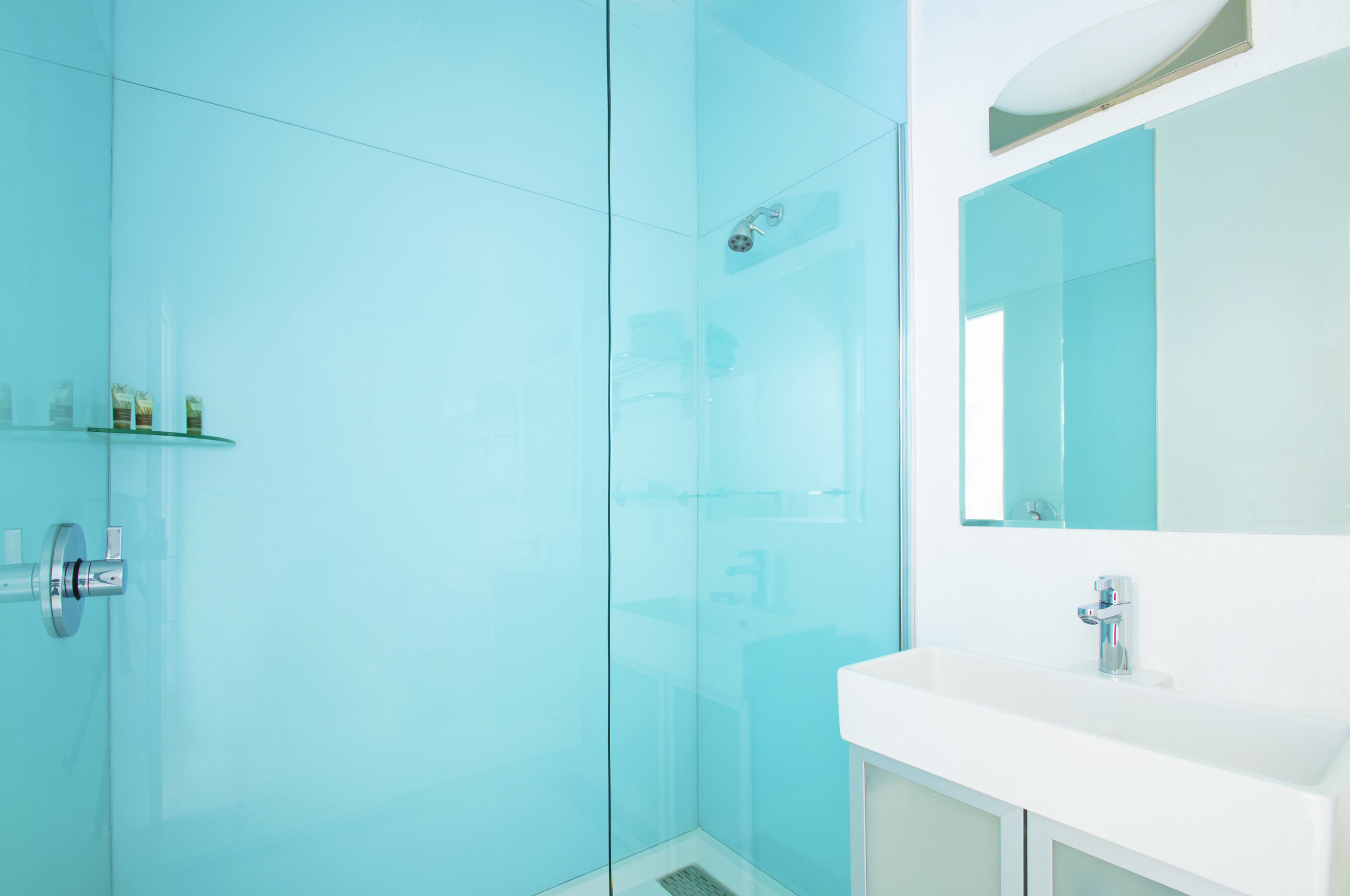 Alcazar_30_bathroom.jpg