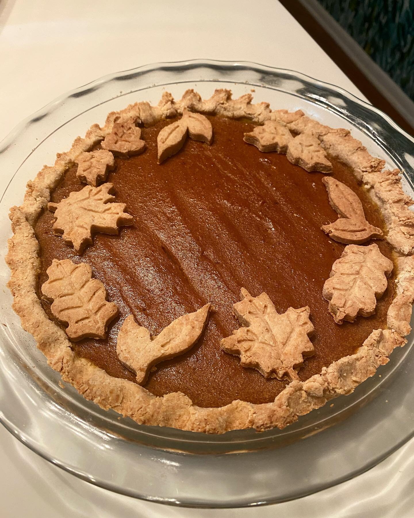 Still searching for the perfect pumpkin pie recipe? 👀 

@elavegan&rsquo;s version of this beloved classic has been my go to for the past two years 🤤 

Everyone will love it and won&rsquo;t believe it&rsquo;s plant-based, dairy free &amp; gluten fre