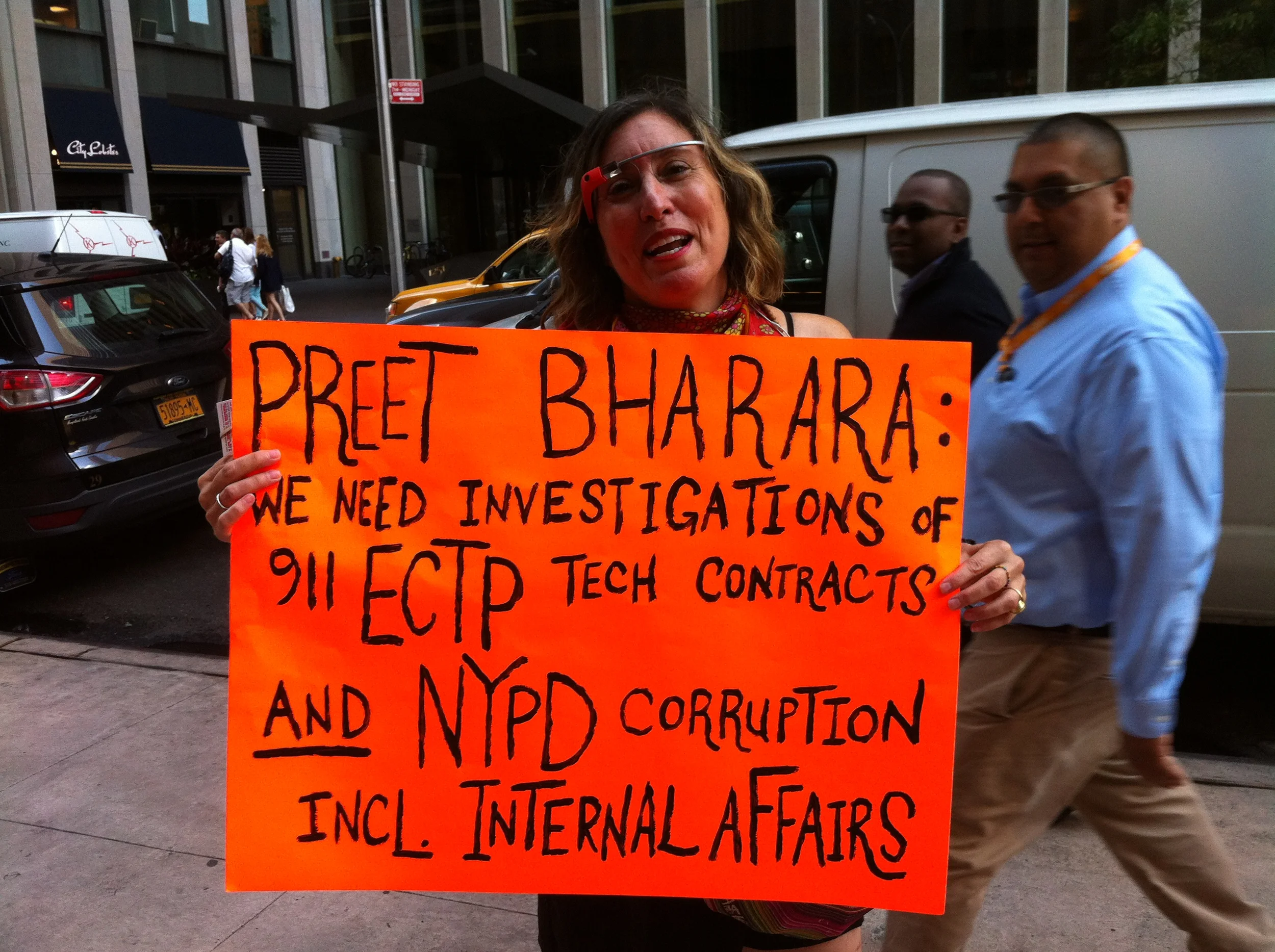 The artist and online political comentator Suzannah B. Troy demanded federal investigations into each of the corrupt 911 ECTP technology contracts and the New York Police Department, including its Internal Affairs Bureau. Source : Louis Flores