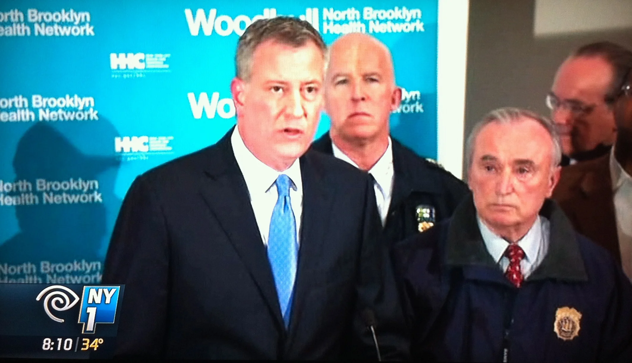 Mayor Bill de Blasio and NYPD Commissioner William Bratton at the press conference at Woodhull Hospital. Source : NY1 Screen Shot
