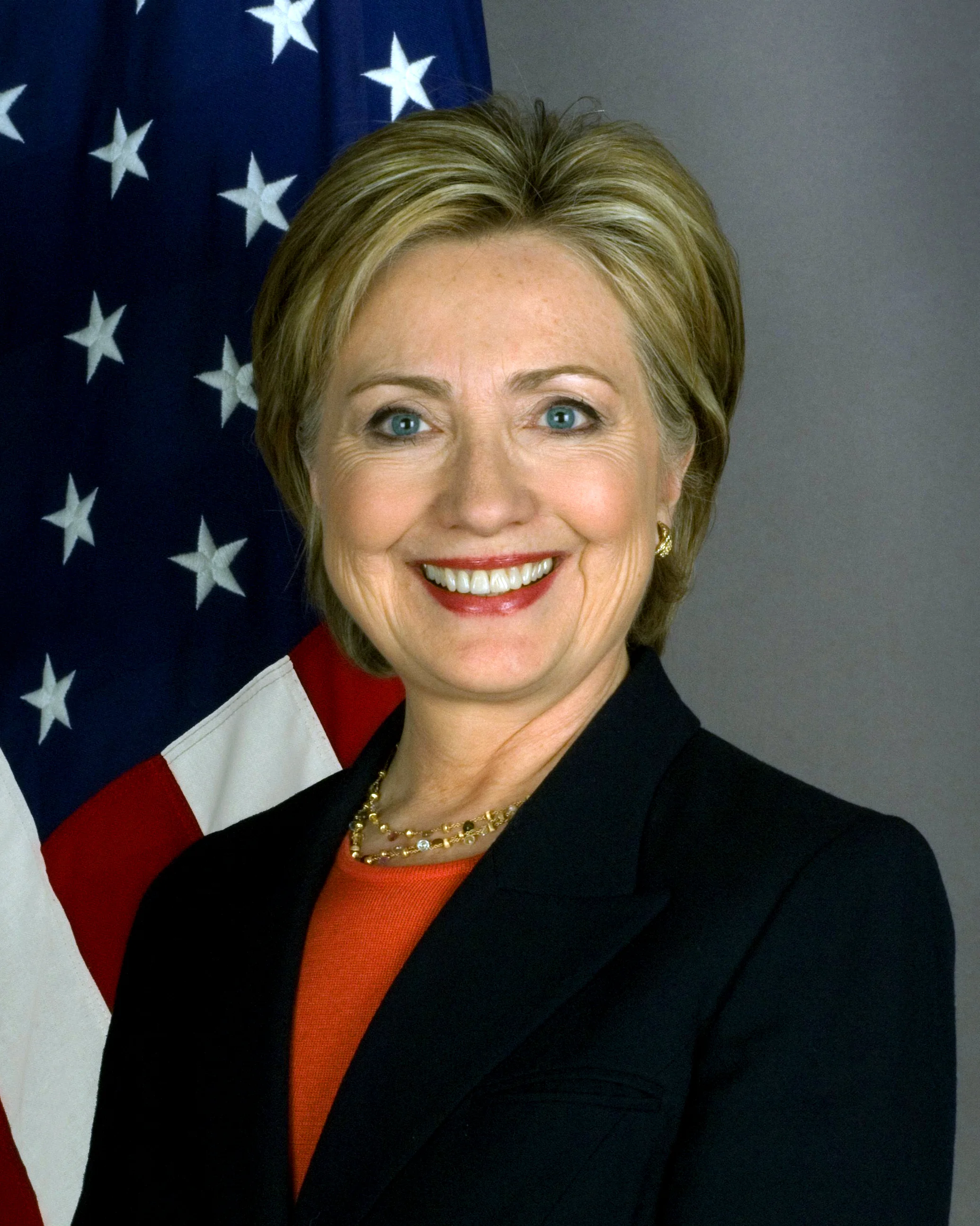 Former U.S. Secretary of State Hillary Clinton in her 2009 official photograph. Source : U.S. Department of State/Official Photograph/Public Domain