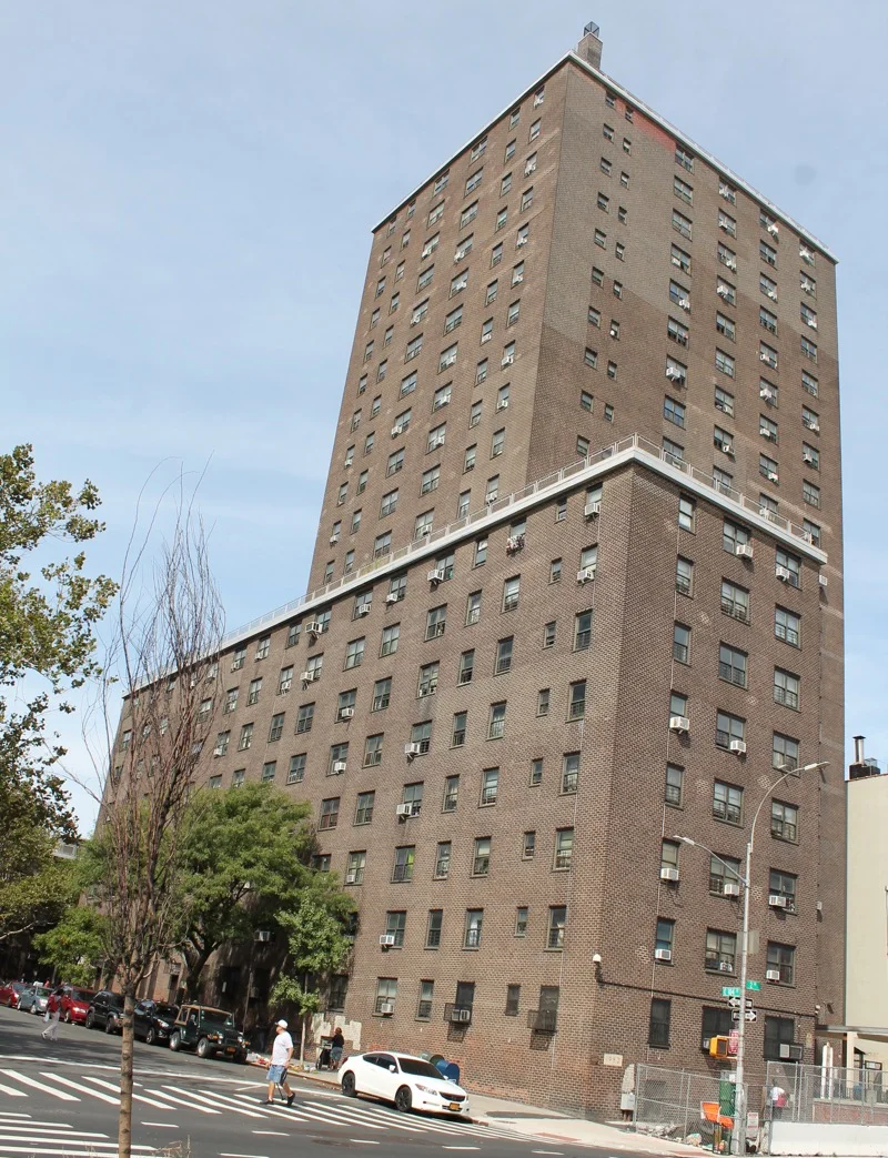 An apartment at the White Houses, located at the corner of Second Avenue and East 104th Street, tested positive for lead in water in excess of the 15 ppb threshold set by the EPA. The residential complex is located blocks from the terminus of the new Second Avenue subway line. Source : Louis Flores/Progress Queens