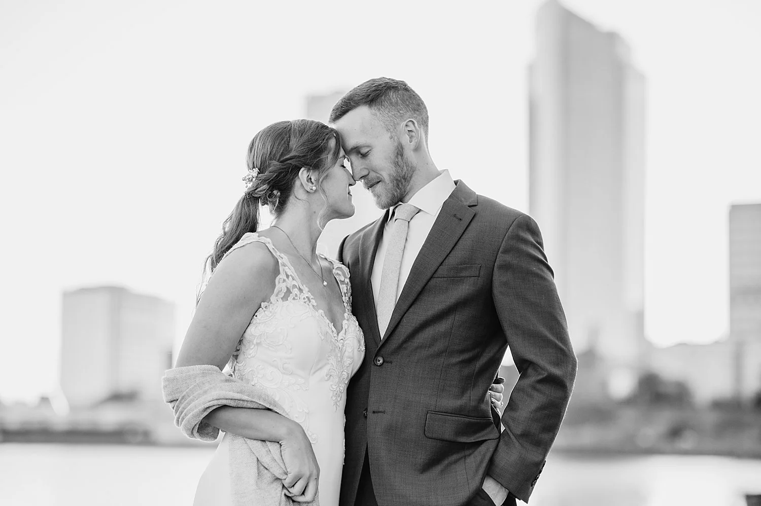 RoostMKE Married in Milwaukee Best Wedding Jan Serr Studio MKE Lakefront Photographer Wisconsin Fall Weddings Bride Groom _0870.jpg