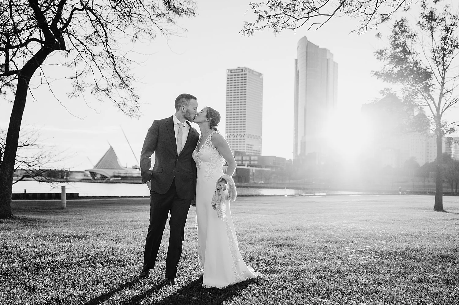 RoostMKE Married in Milwaukee Best Wedding Jan Serr Studio MKE Lakefront Photographer Wisconsin Fall Weddings Bride Groom _0872.jpg