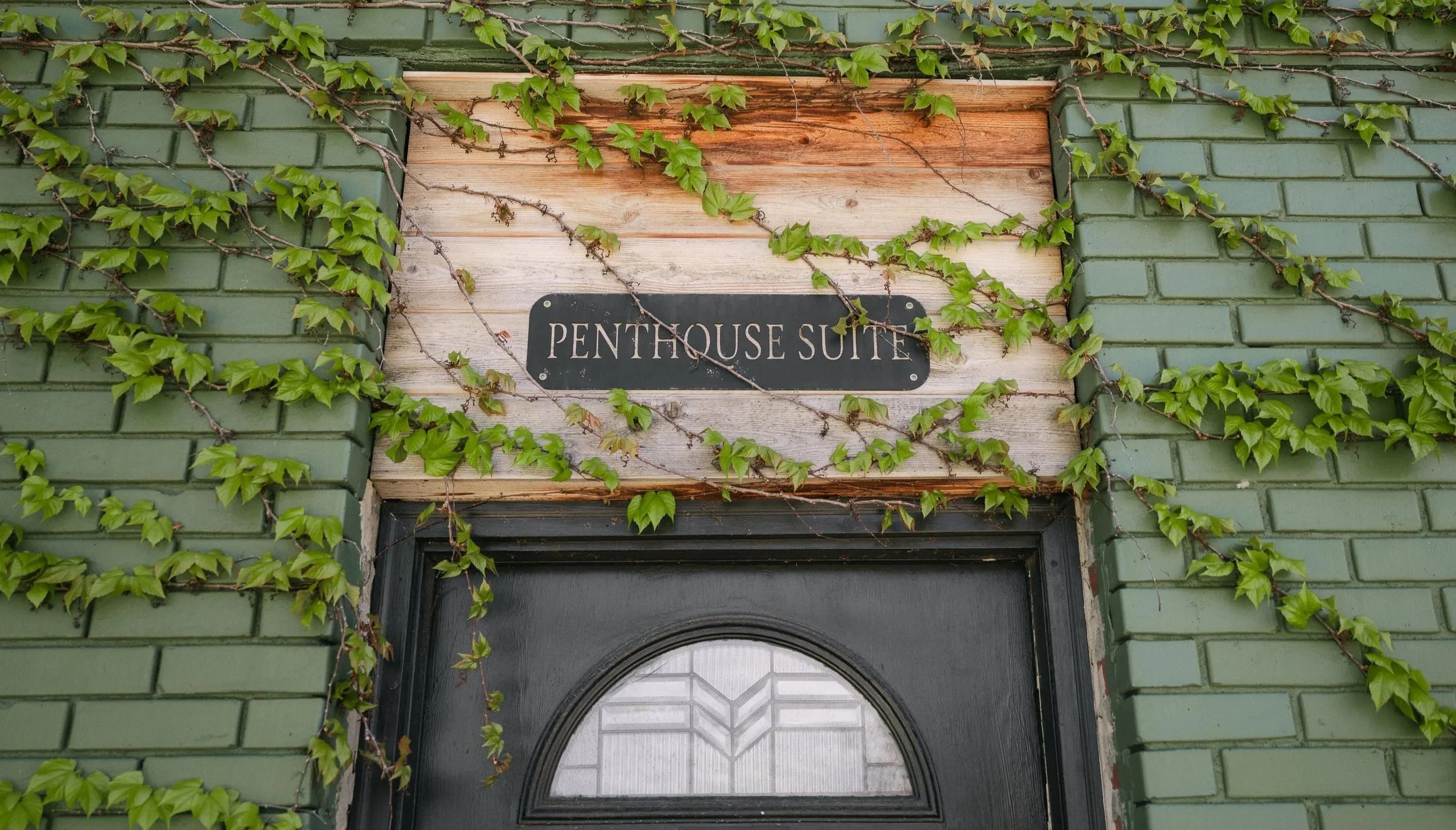 The Ivy House - Penthouse Suite