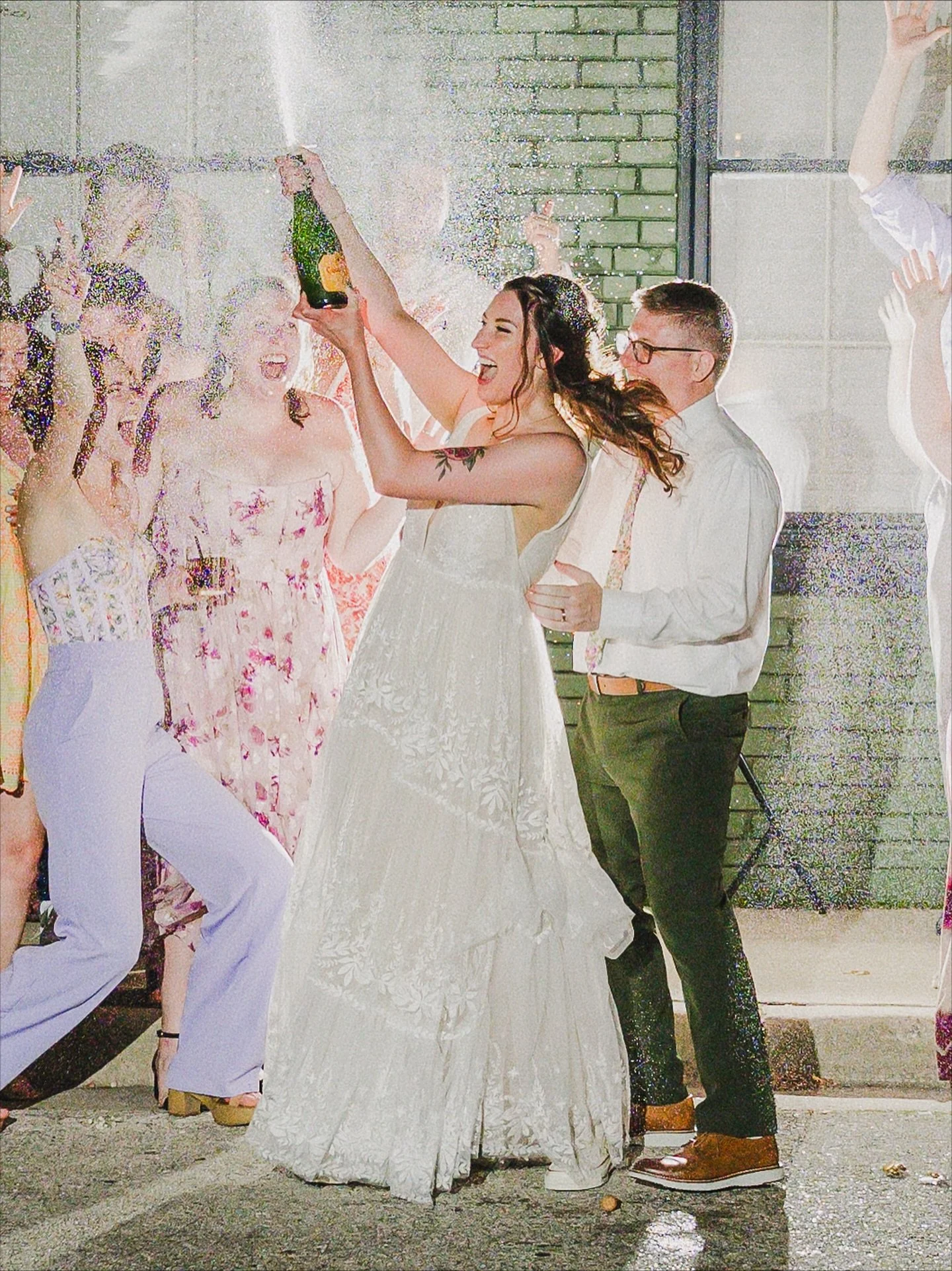 🌿Amy &amp; Scott&rsquo;s Wildflower Wedding at The Ivy House is on the blog🌿
✨link -&gt; profile✨

Wedding Team:
Couple: @amygoldsmithh  Photographer: ME!
Officiant: @jovanlazarevich &amp; @notlizziemaeguire 
Venue: The Ivy House @theivyhousemke //
