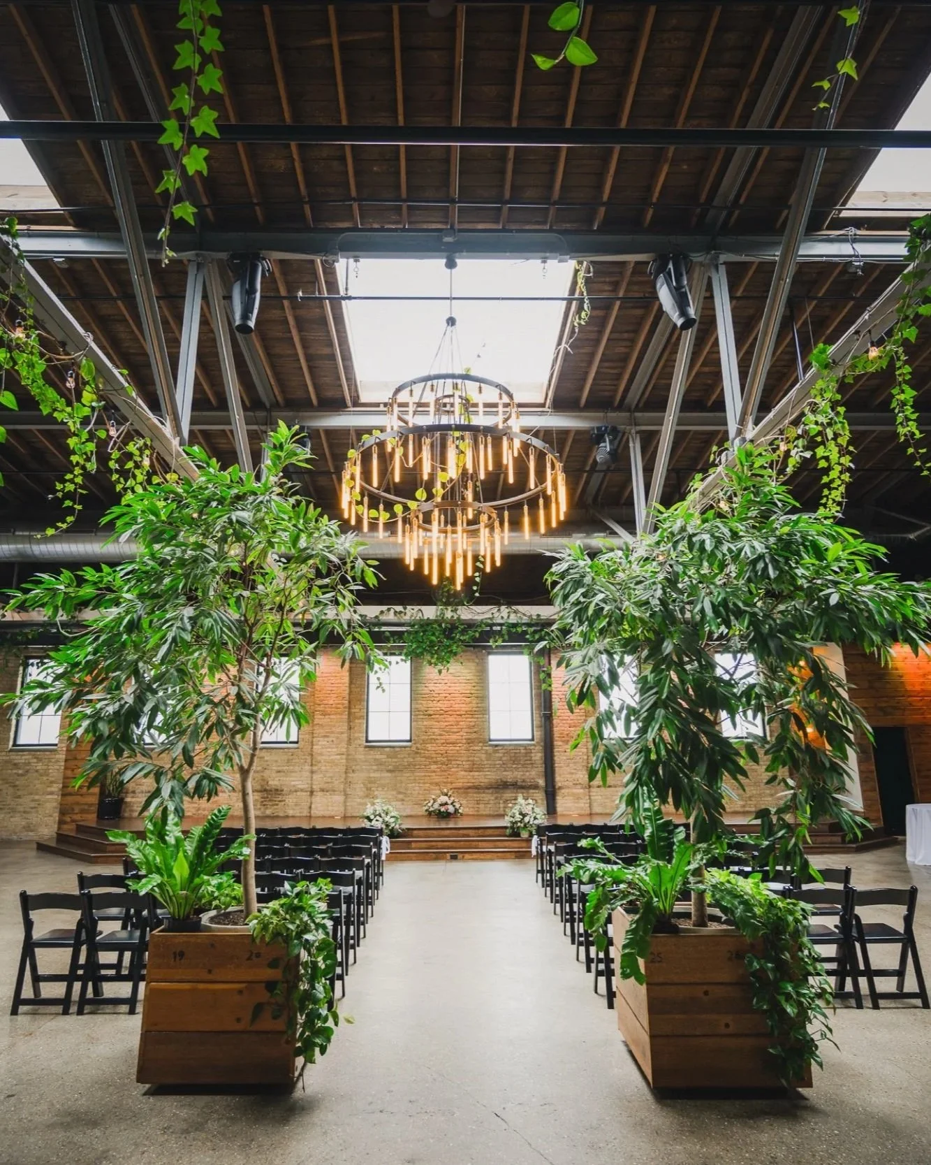 The Ivy House Milwaukee Wedding Photographer Roost Photography 00005.jpg