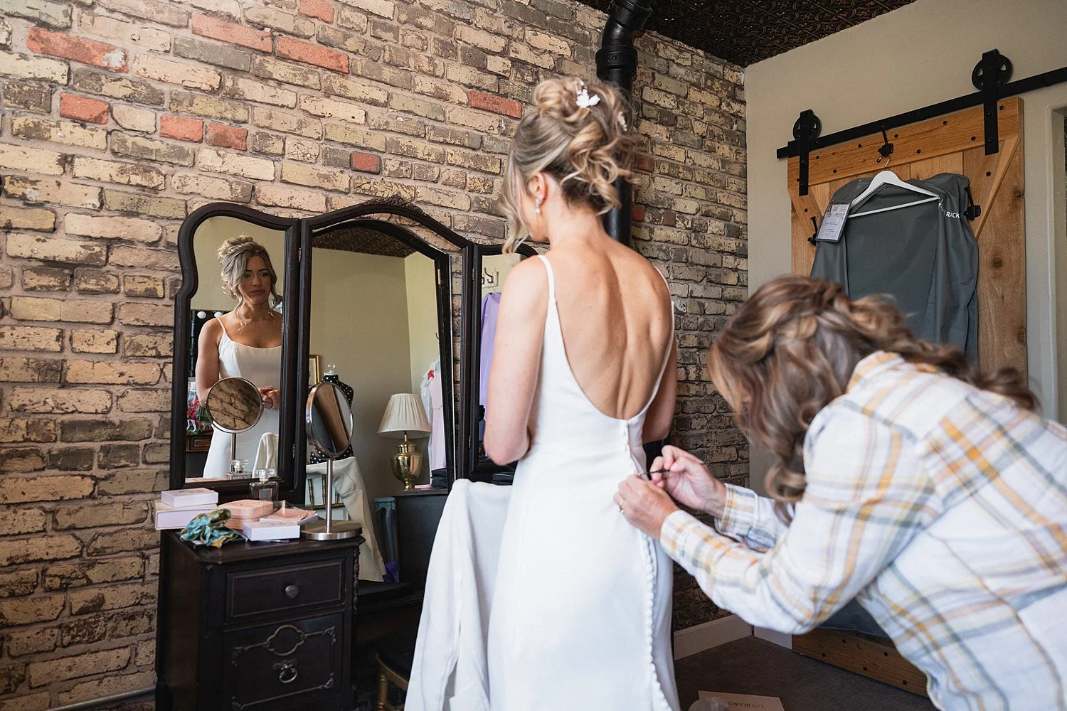 RoostMKE Married in Milwaukee Wedding Photographer_2080.jpg