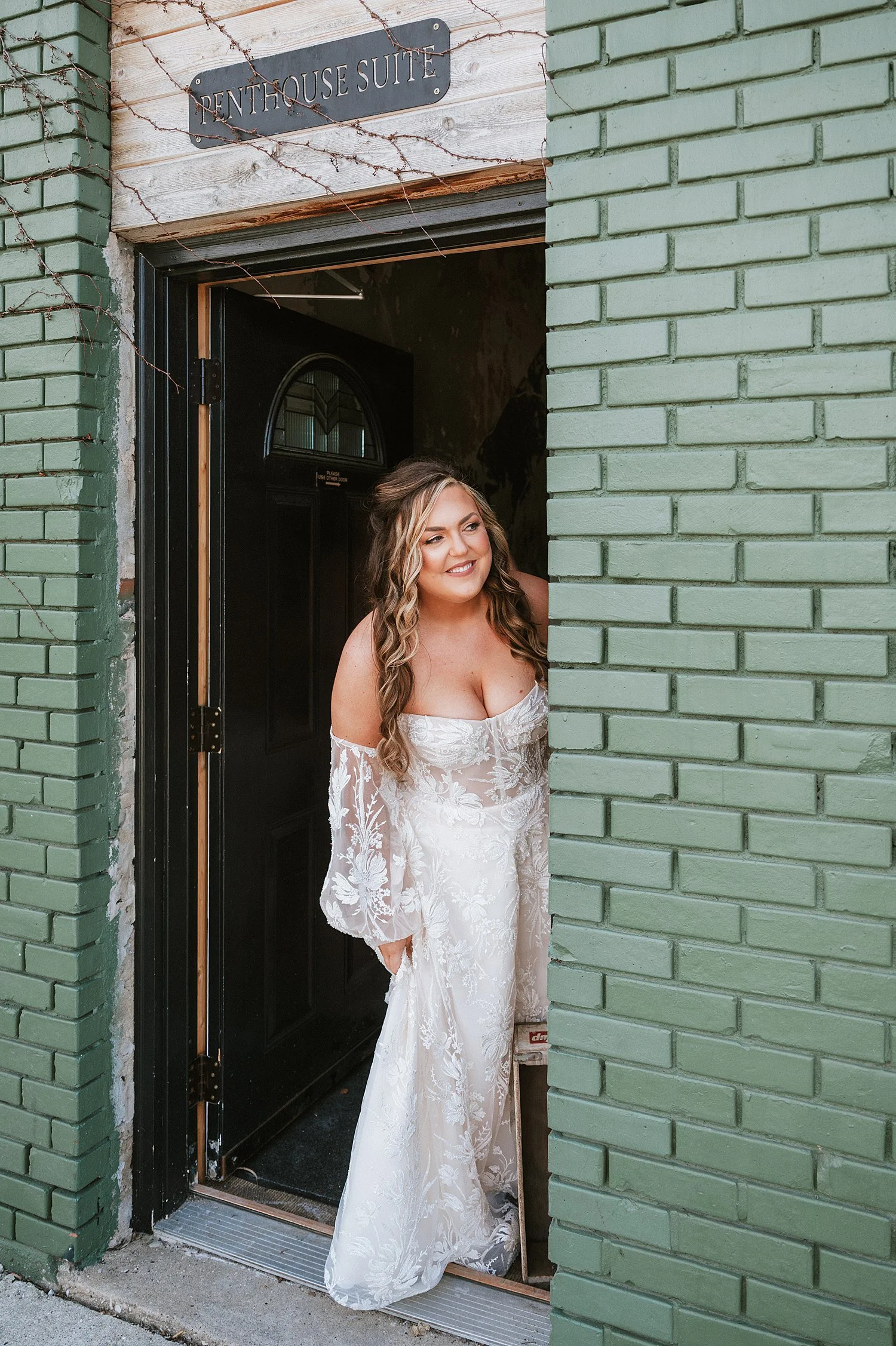 2023.04.15 - Roostmke.com - Mary.Blake.4-20_web.jpg