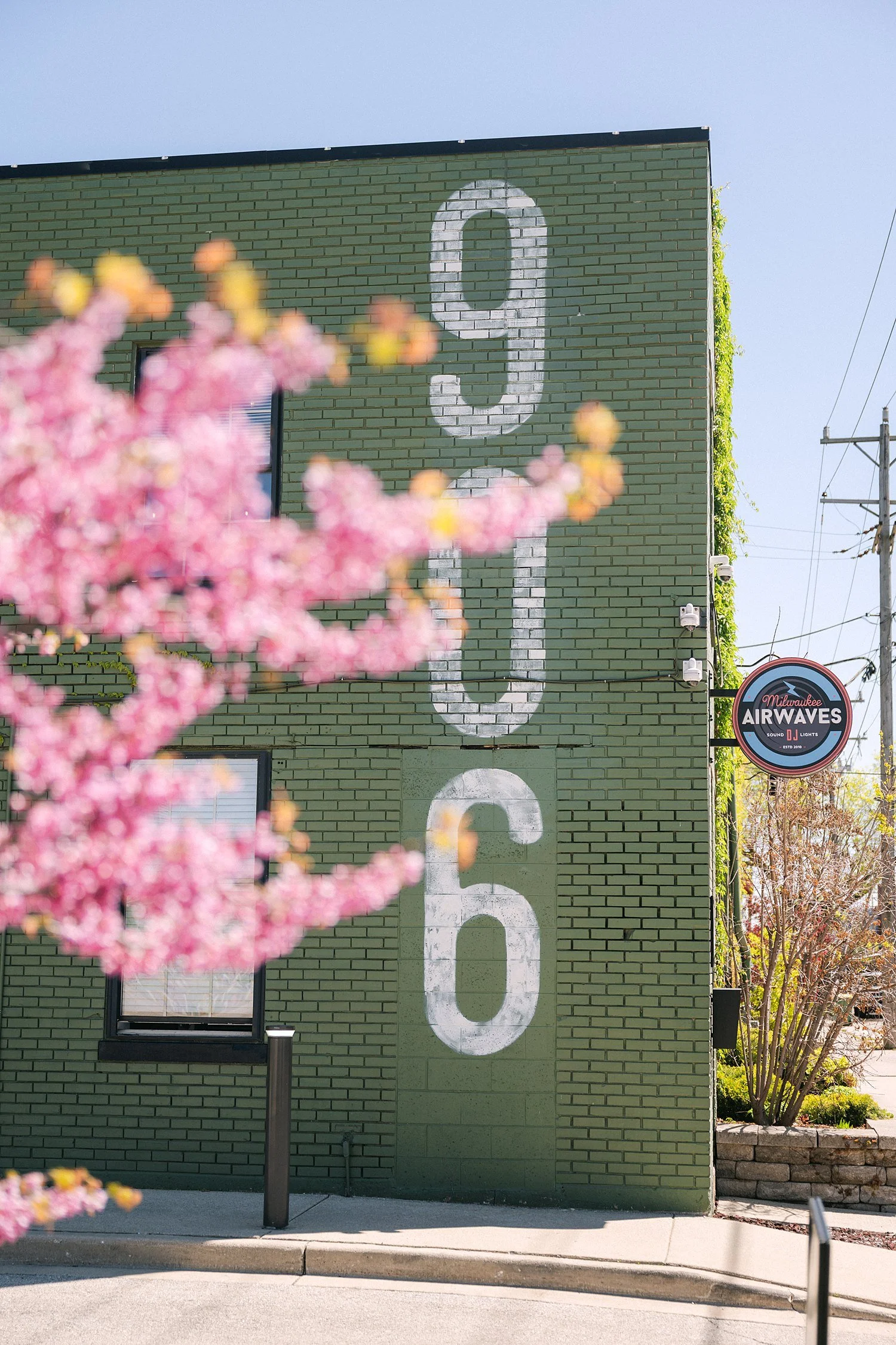 2025.05.23 - Roostmke.com - Emily.Chaz.0-9_web.jpg