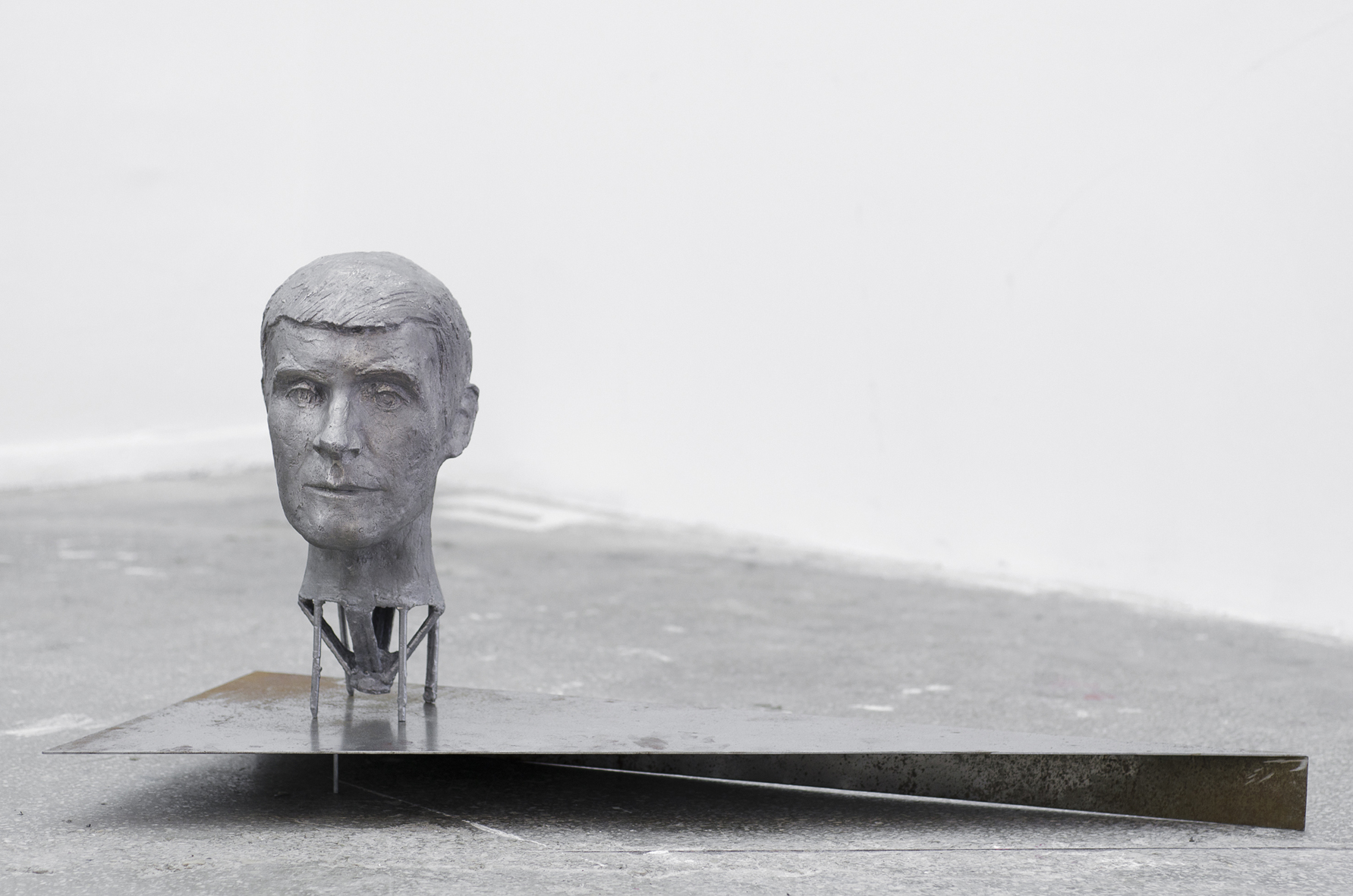 PORTRAIT OF MY HUSBAND (2016) floor based sculpture, aluminium and steel, Exhibition view, Image copyright: Roland Vaczi, Lateral ArtSpace, Cluj