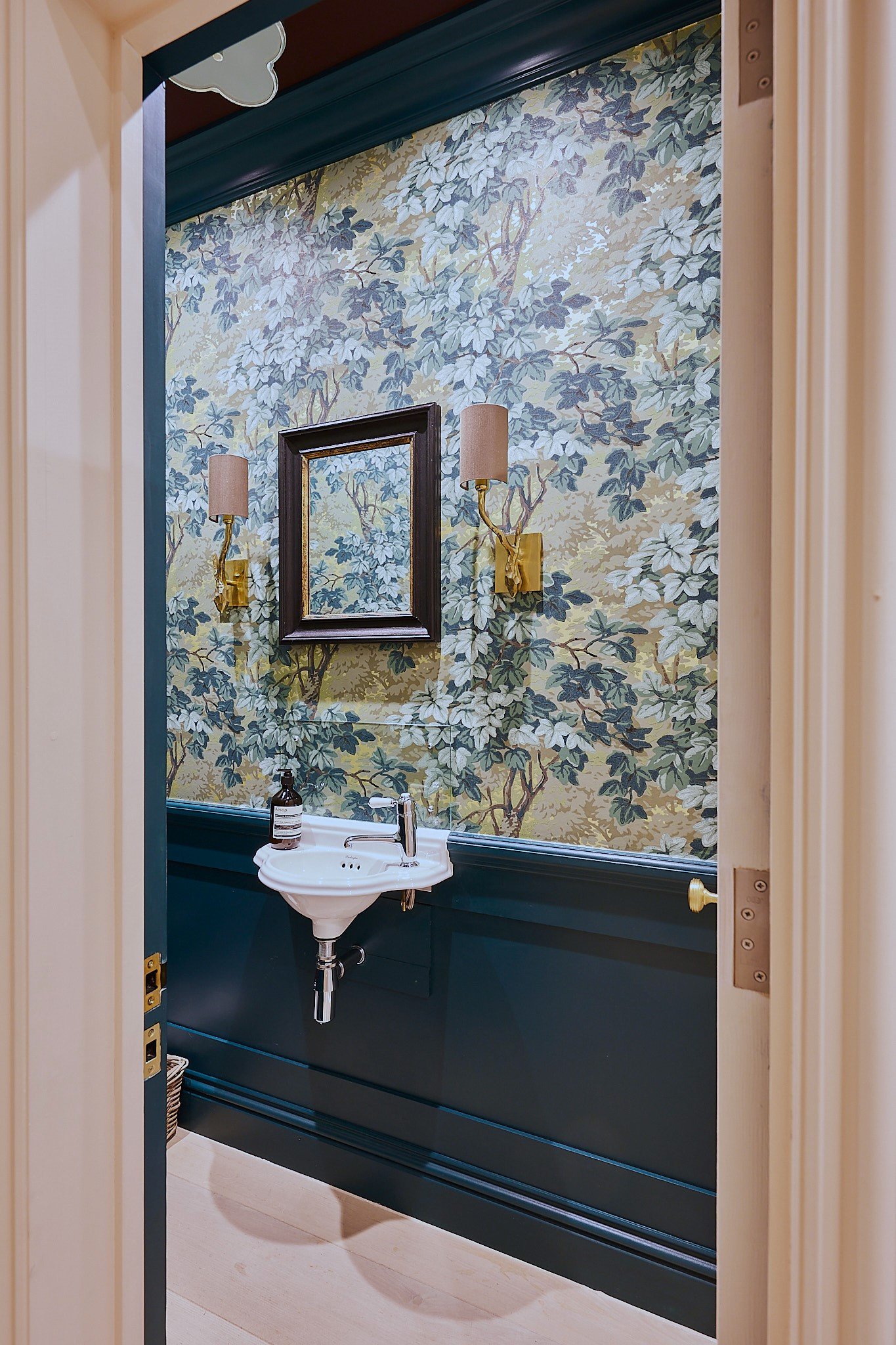 017 GUEST WC PUTNEY HOUSE BY HENRY PRIDEAUX.jpg