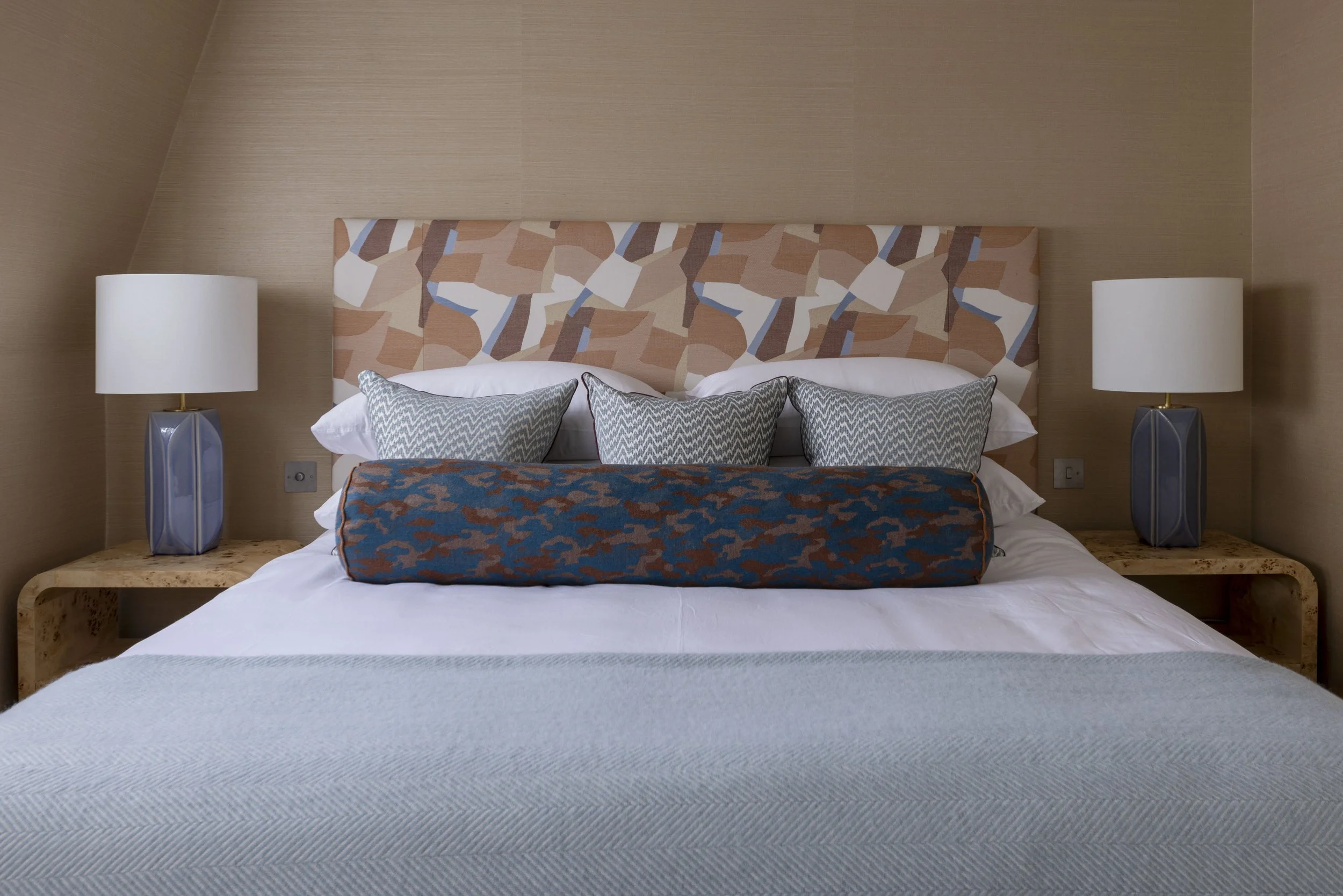 010 PRINCIPAL BEDROOM CHELSEA TOWNHOUSE BY HENRY PRIDEAUX.JPG