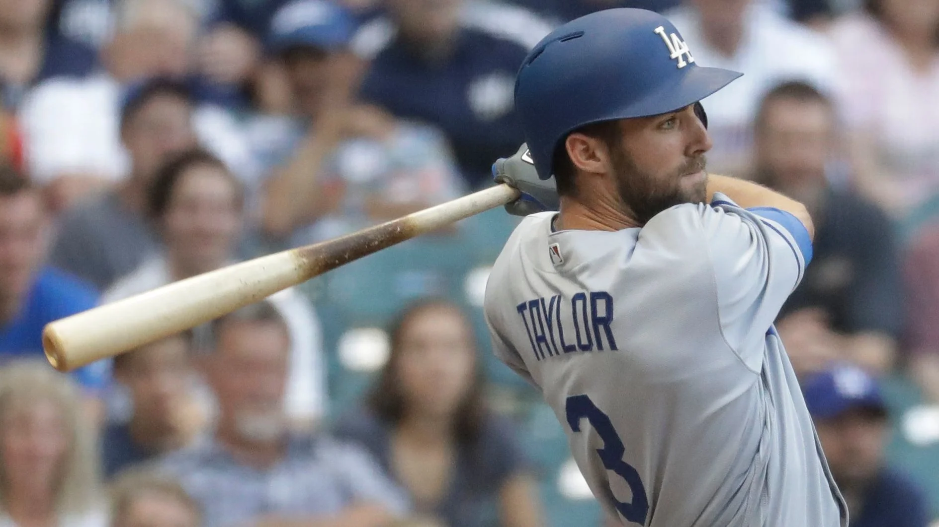 la-sp-dodgers-taylor-turner-pederson-20170605.jpg