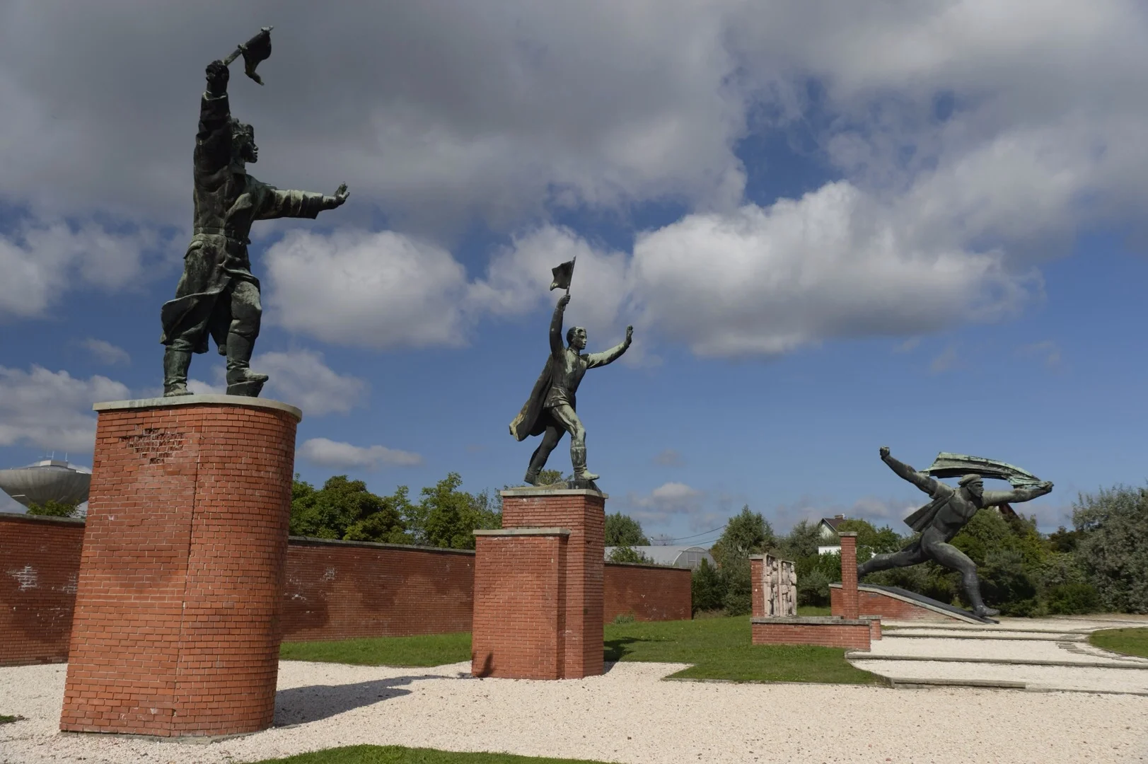 At Momento Park, Communist monuments usually depict unidentifiable "workers"; always happy and moving forward quickly. 
