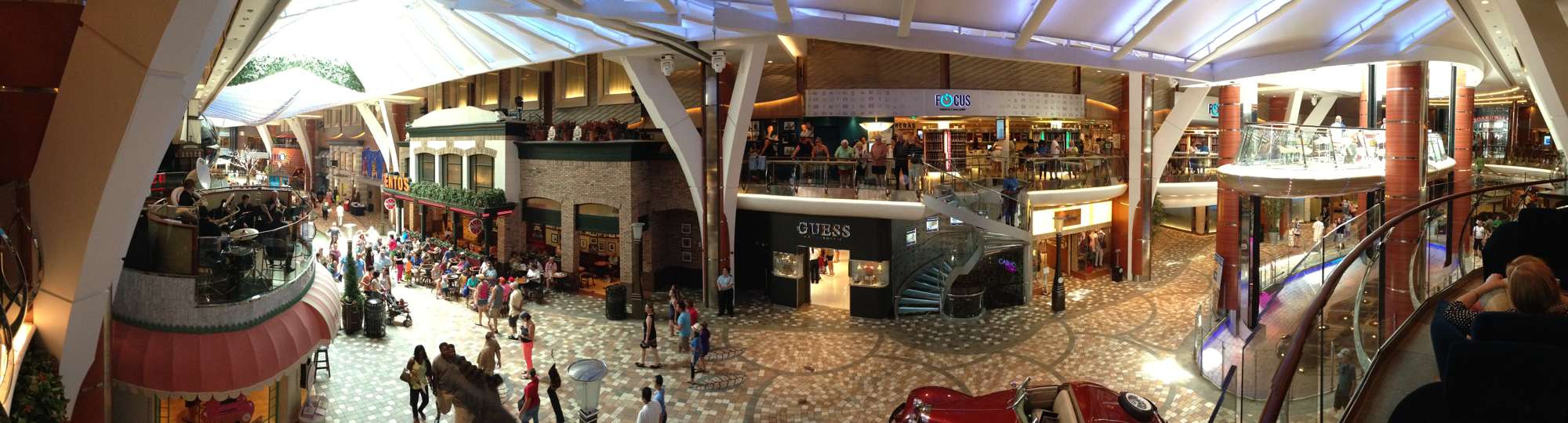 Sorrentos pizza on the right, shops and the Rising Tide Bar to the left