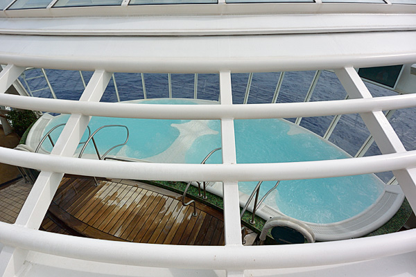 The cantilevered hot tubs on port and starboard 