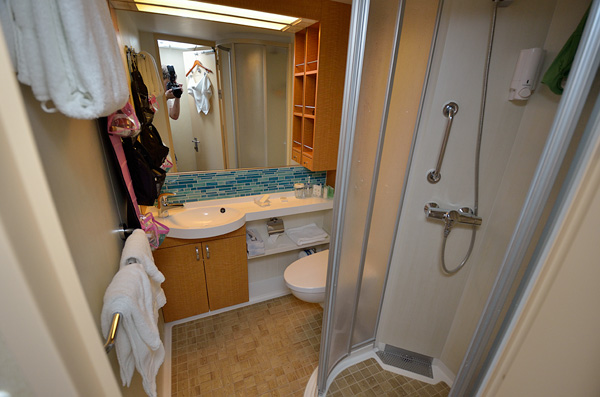 Cabin 10 194 D1