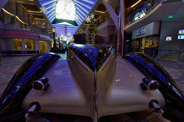 The vintage car in the Royal Promenade and a view of the Focus photo shop and Cupcake Cupboard (which was removed in a recent refurbishment)
