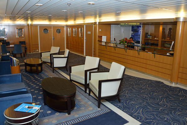 Shore Excursions Desk