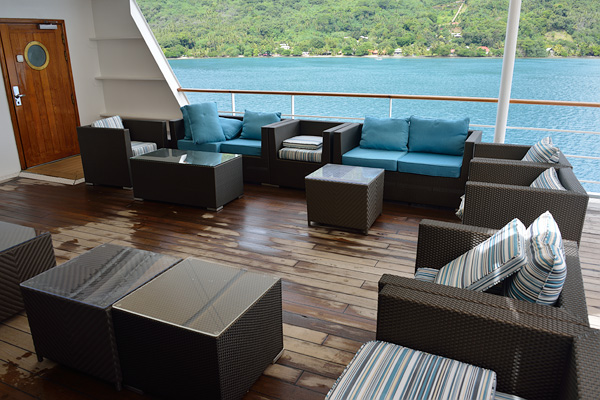 Seating are near the pool