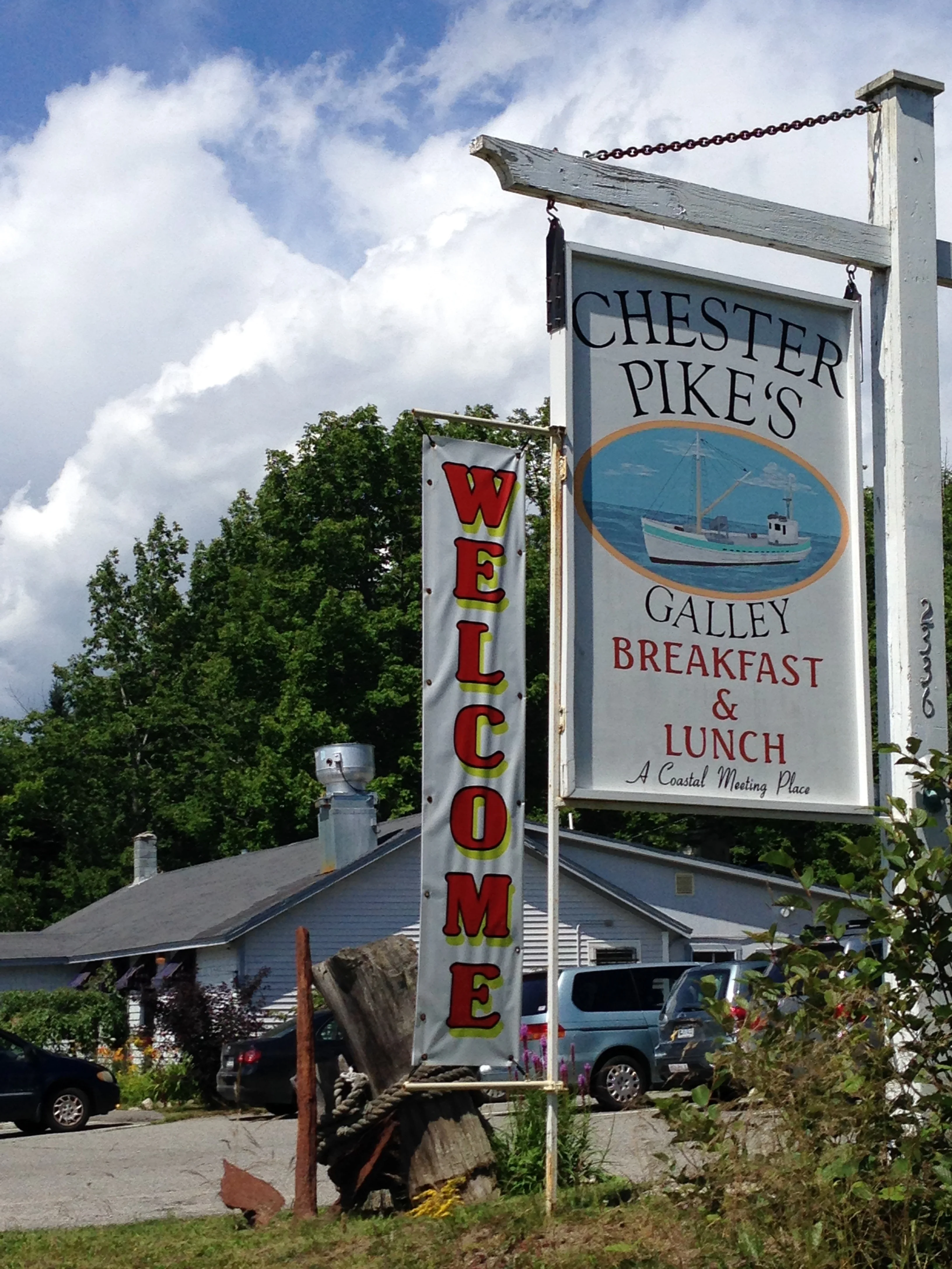 Cheaters Pike, with a parking lot full of locals and visitors for breakfast and lunch.