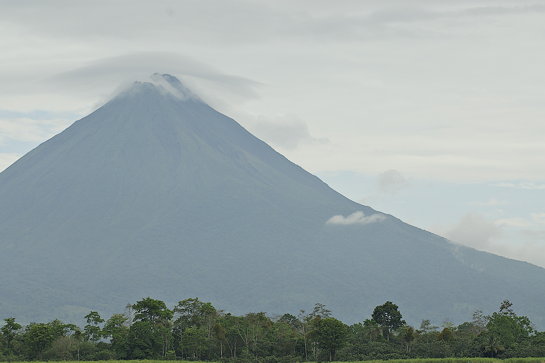 Volcan Arenal smoking and visible!