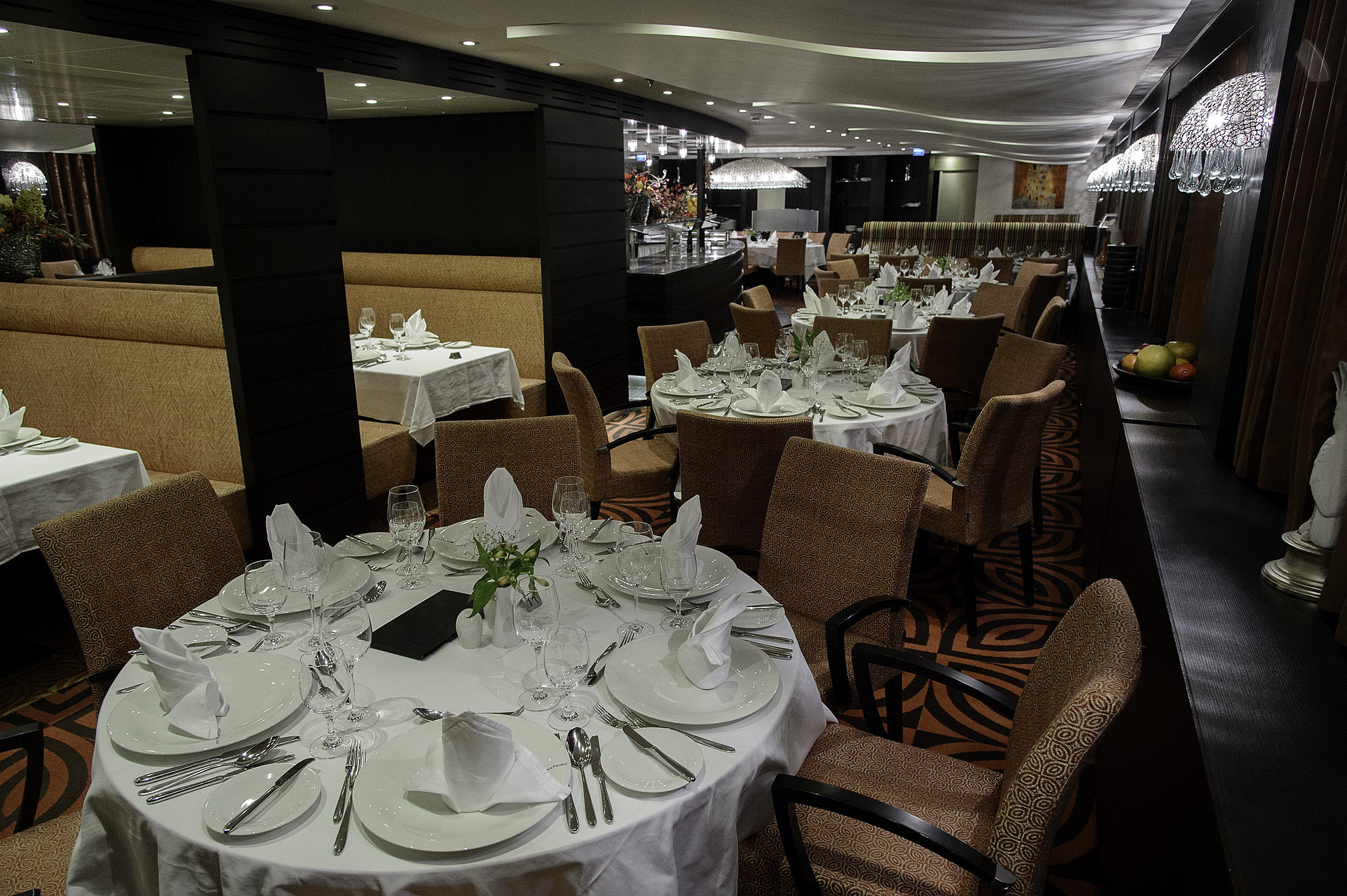 Tables and Booths in the Main Dining Room