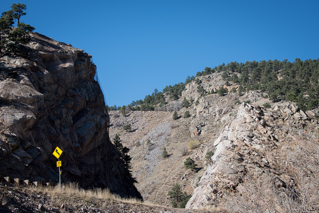 Canyon Boulevard heading west into the canyon