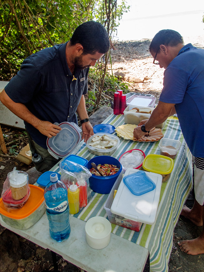 Our guide Randall and staff member from La Paloma prepare a delicious picnic!