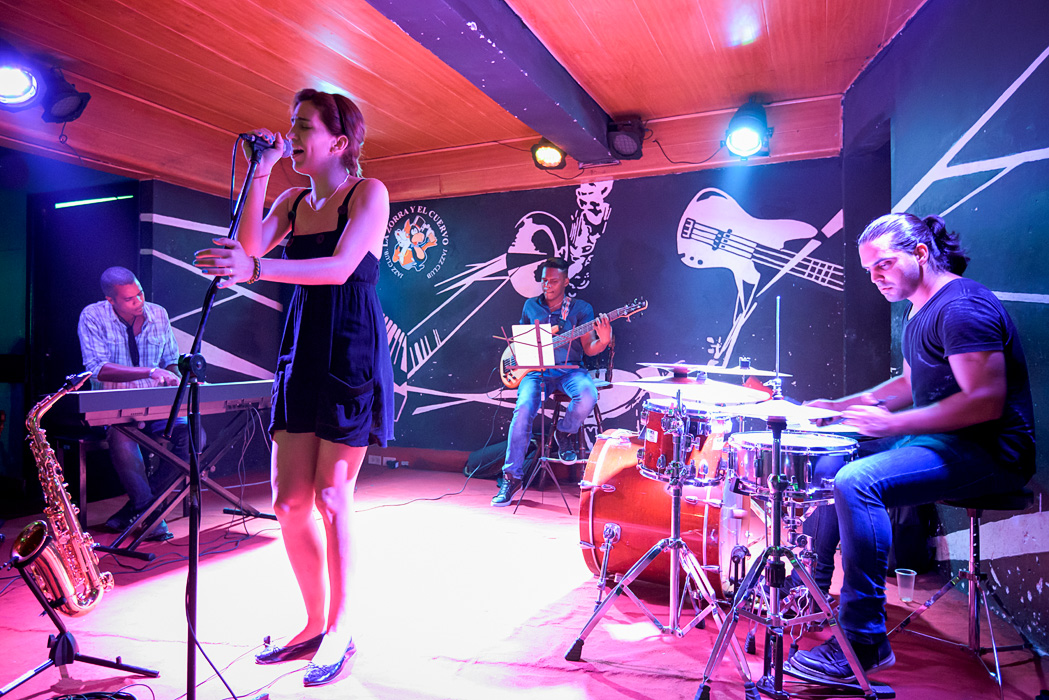 A private concert with En Trance at the underground club La Zorra y El Cuervo, where members of our group were invited to jam with the band. 