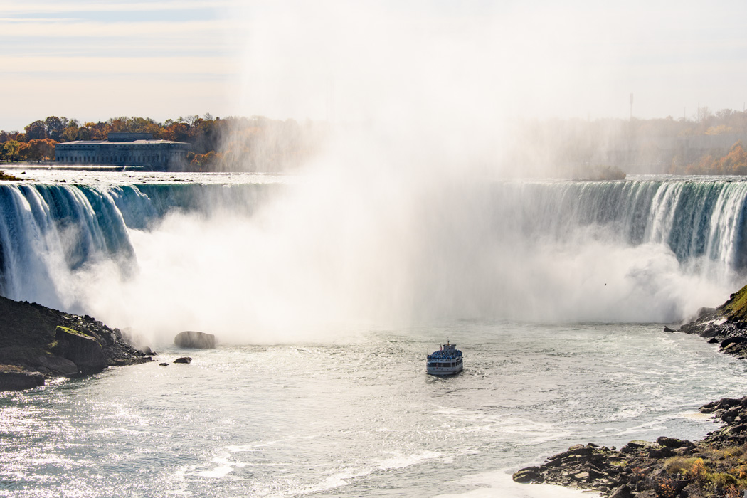 One of the tour boats approaches the Horseshoe Falls.