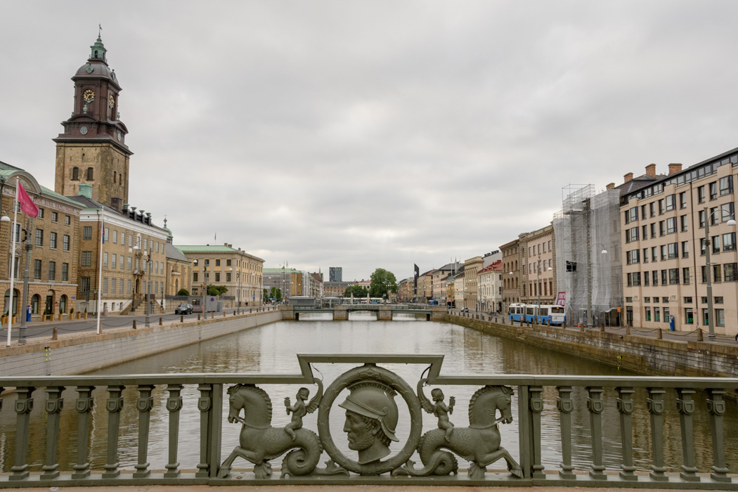 Gotesborgs Stadmuseum (on left) from the canal