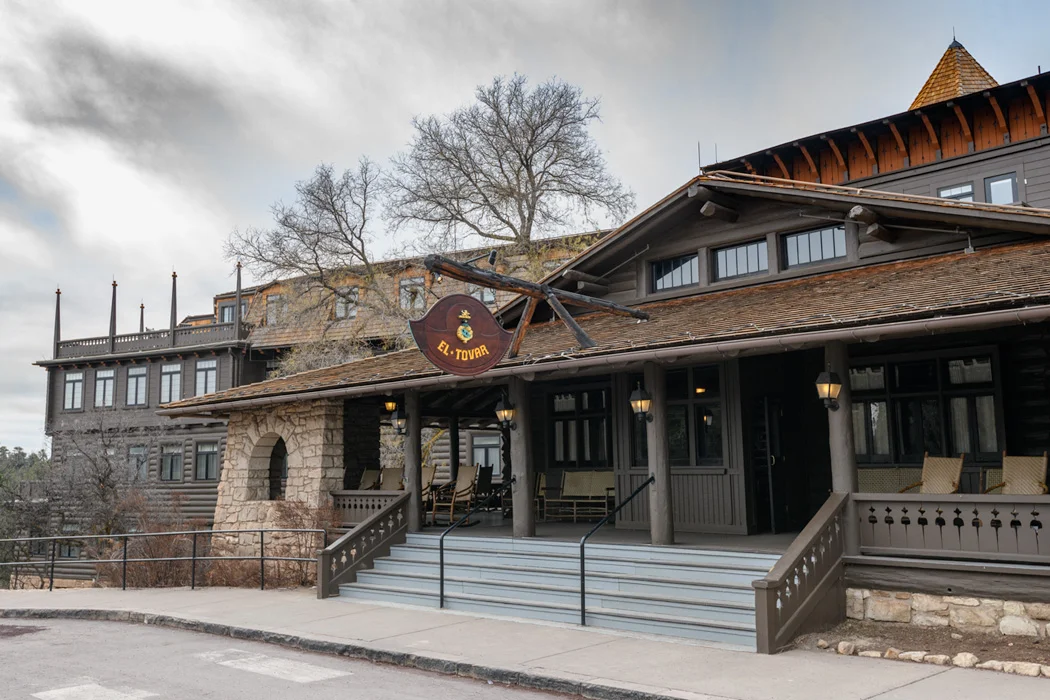 During our tour, we enjoyed a bag lunch provided by Pink Jeep Tours in the historic lobby of El Tovar. 
