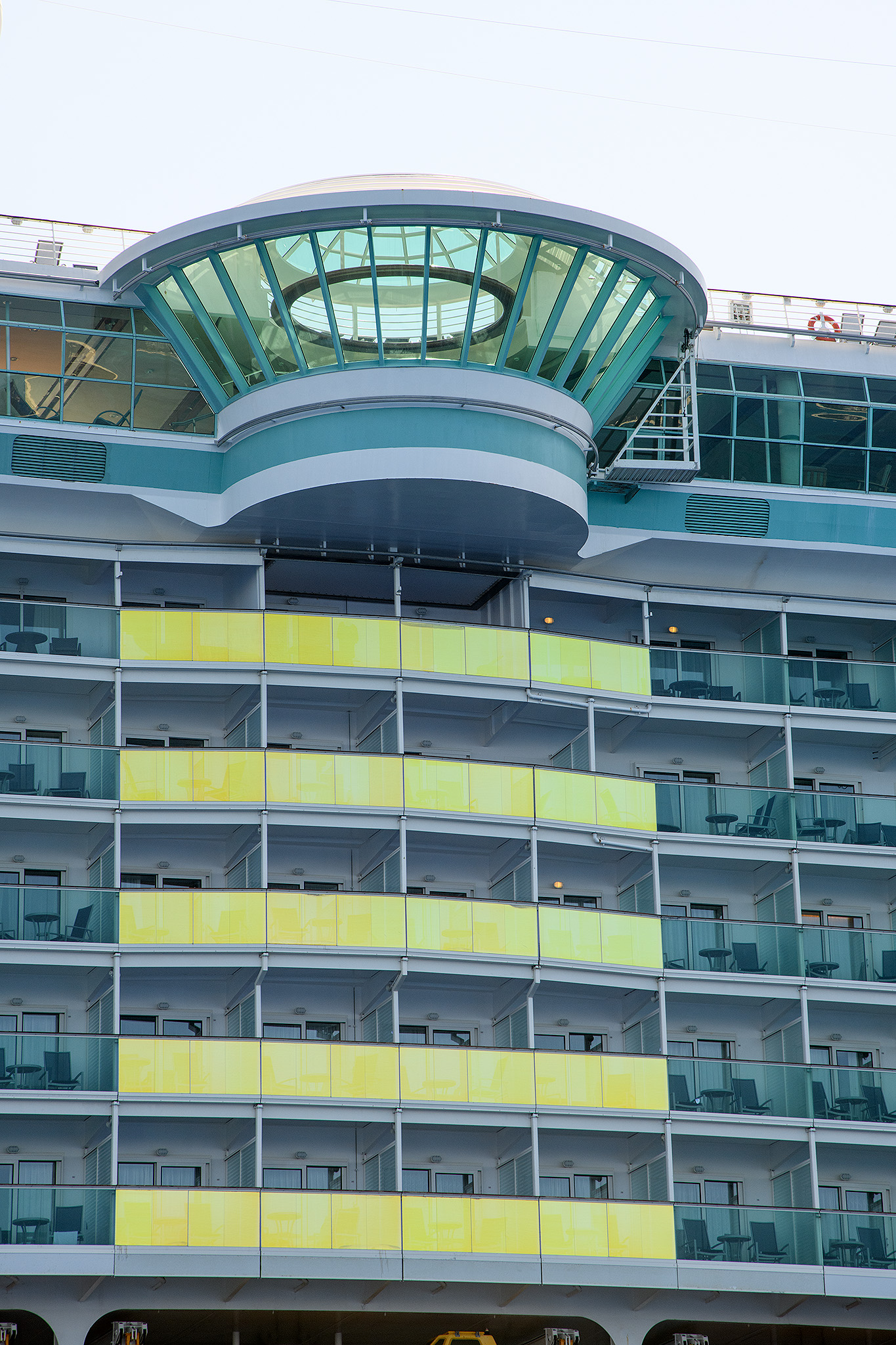Cantelevered whirlpool from the exterior of the ship