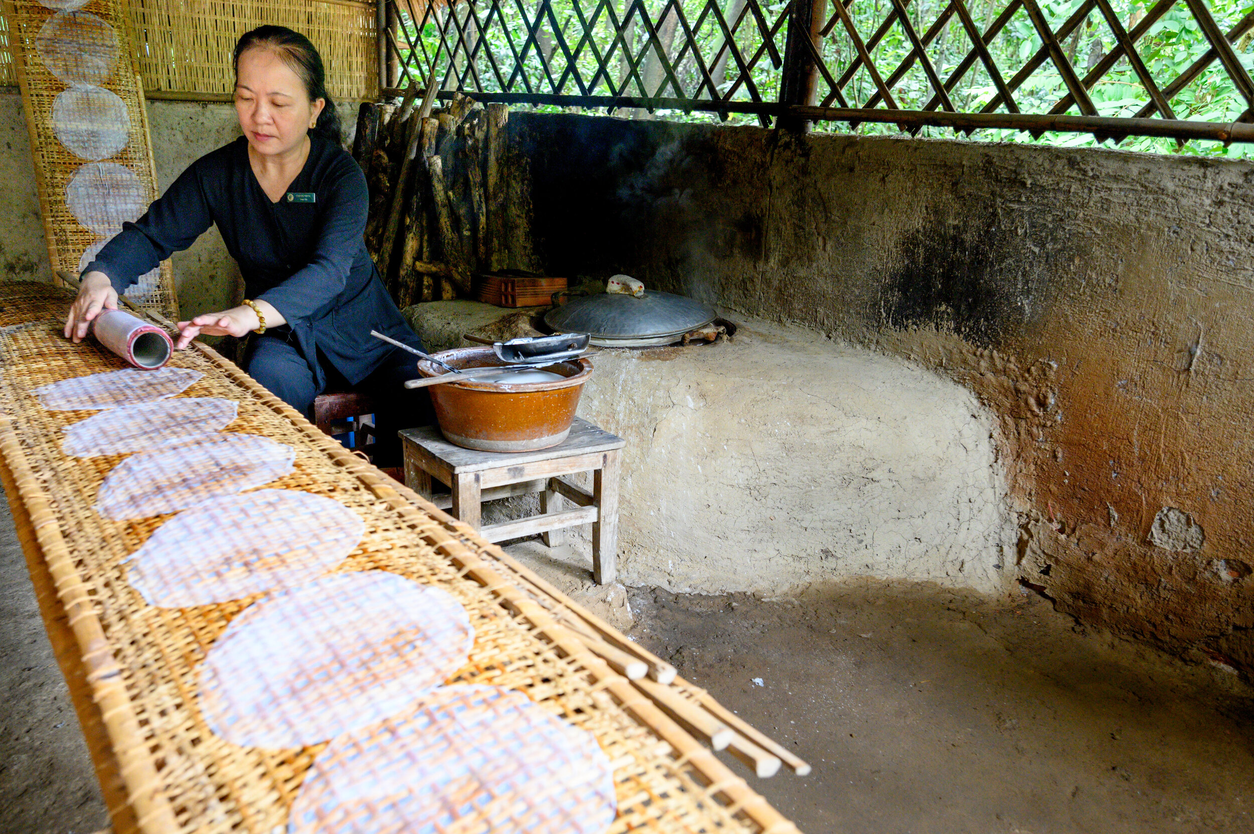 A women demonstrates rice paper wraps