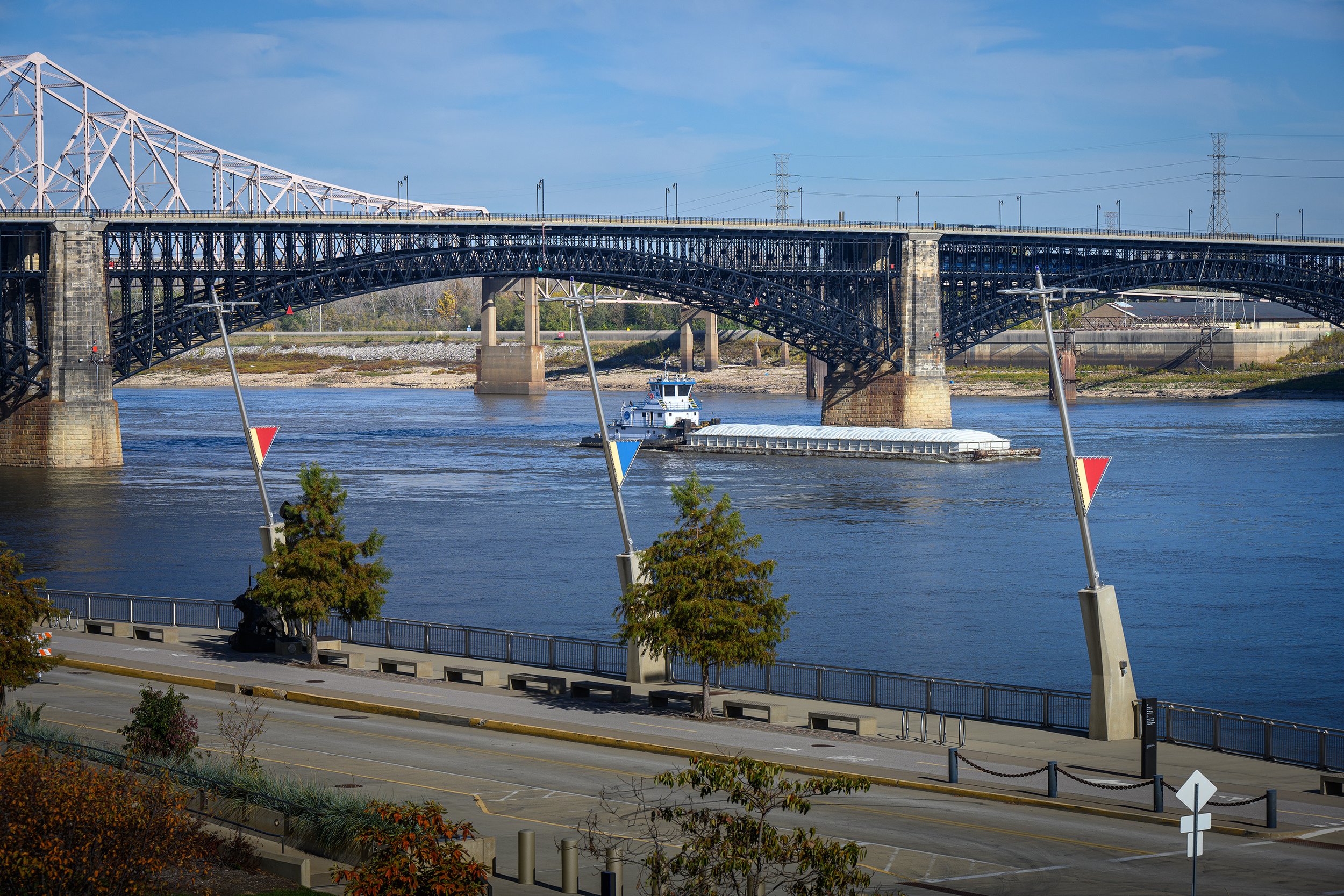 Mississippi River and bridge to Illinois