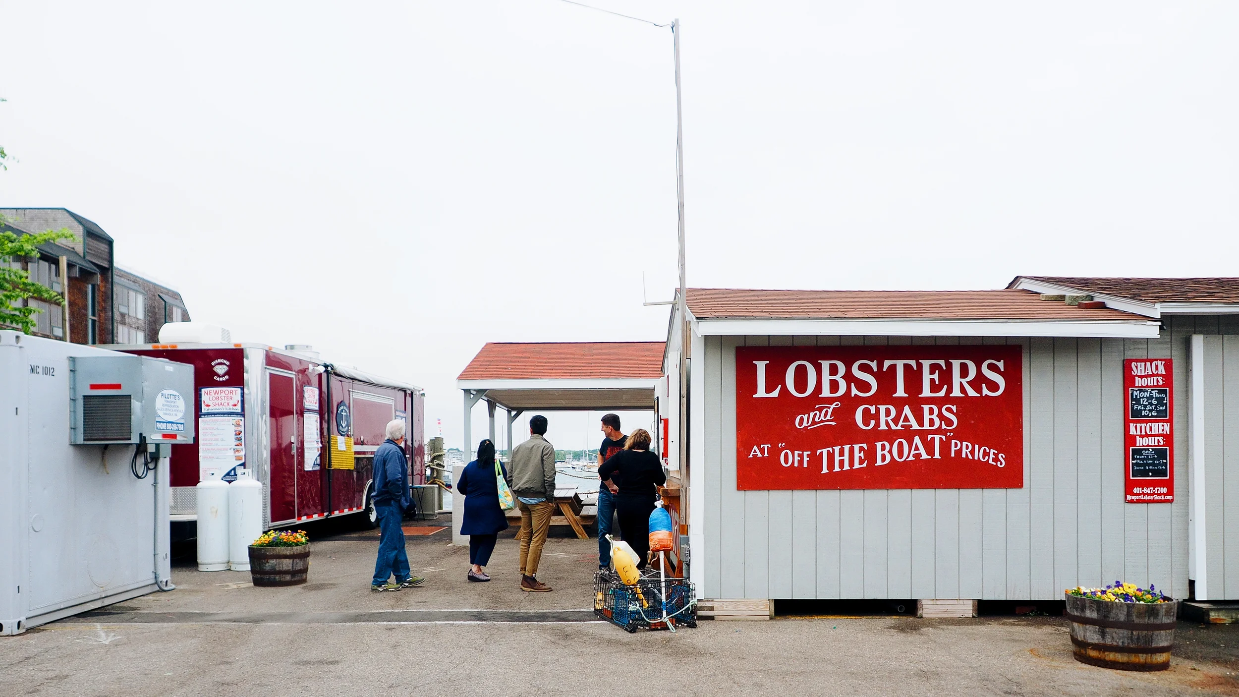 Accidentally waited in this line to find out that the food truck (on the left) is what we wanted. The shack was only selling whole lobsters for you to cook.