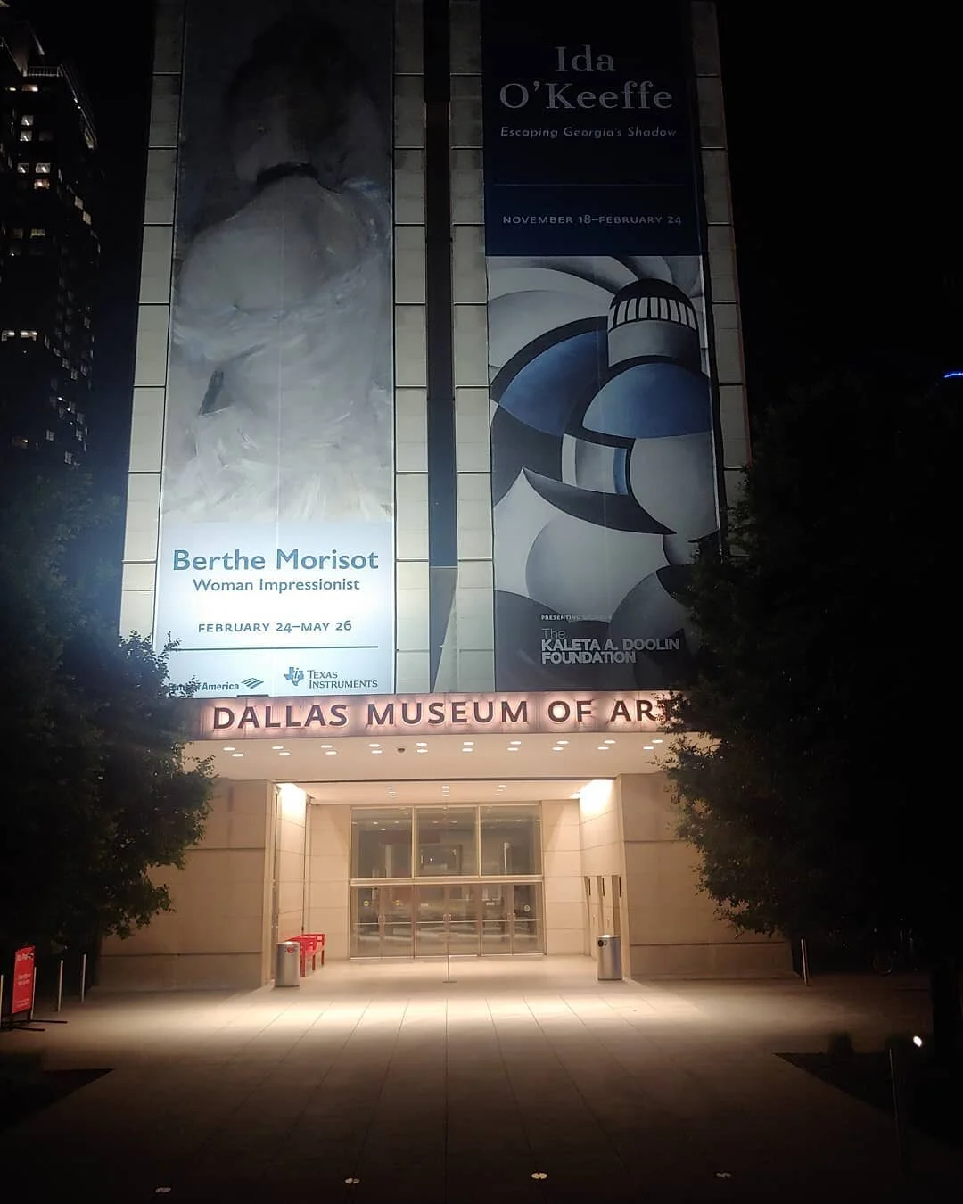 When in Dallas check out the @dallasmuseumart and also @klydewarrenpark there's always plenty to do and see.

#travelphotographer #traveler #travel #dallas #downtowndallas #texas #lonestarstate #kyldewarrenpark #museum #blacktraveler #blogging #black