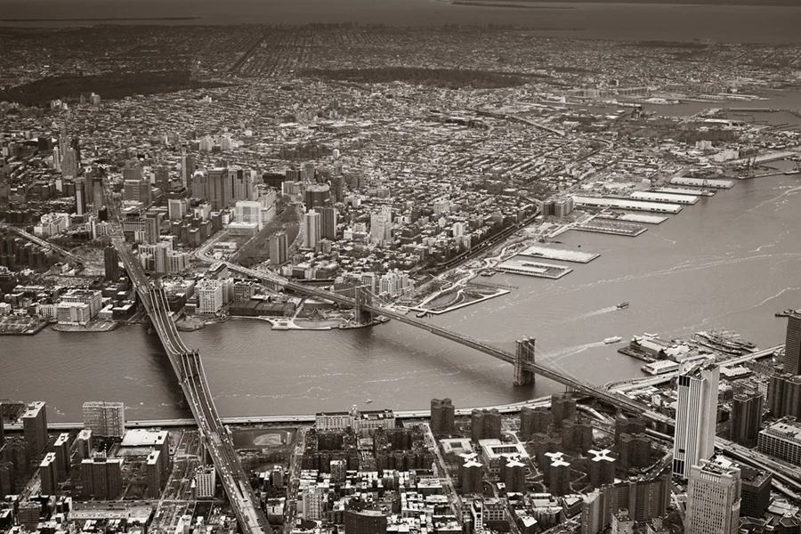 Brooklyn-and-Manhattan-Aerial-View-(Shutterstock-Black-and-White).jpg