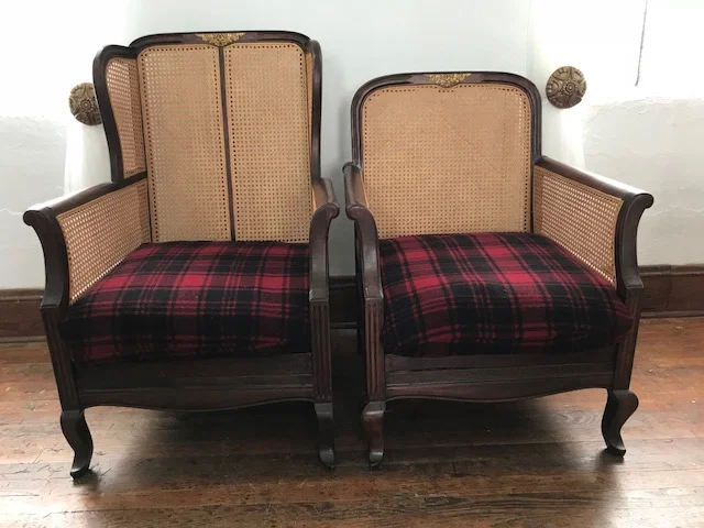 Sweetheart or Lounge Seating