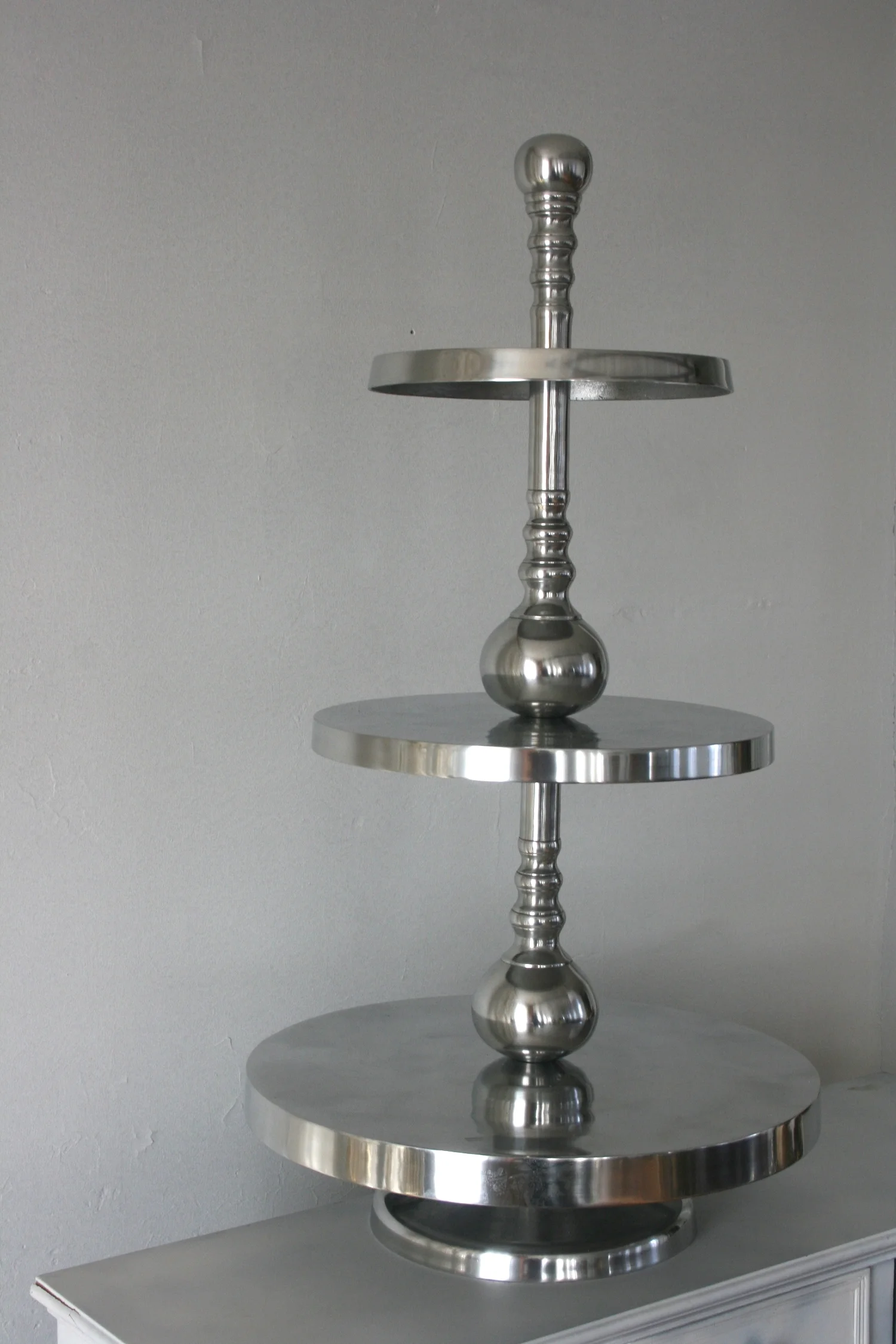 Cupcake Stand Silver.jpg